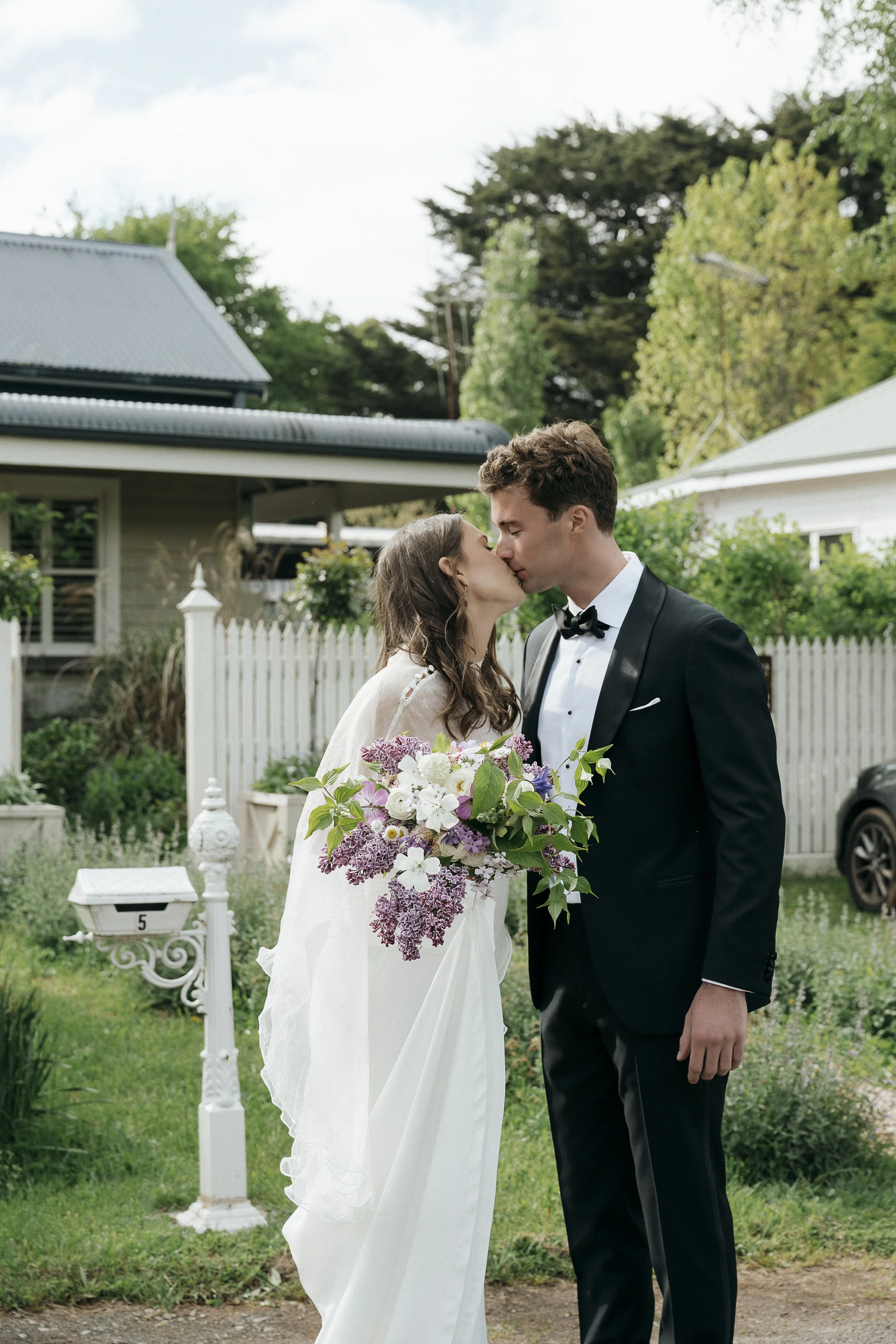 Anna-Angus-9-Nov-2025-Sneak-Peek-Sarah-Matler-Photography-Lets-Elope-Melbourne-6.jpg