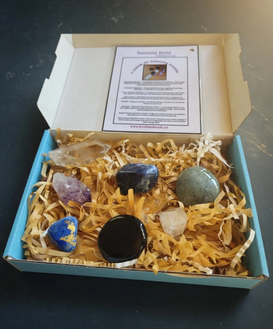 7-crystals-for-enhancing-intuition---sq5437433-enhanced-01.jpg