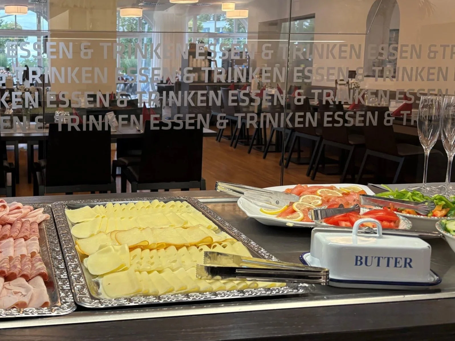 Frühstücksbuffet.jpg