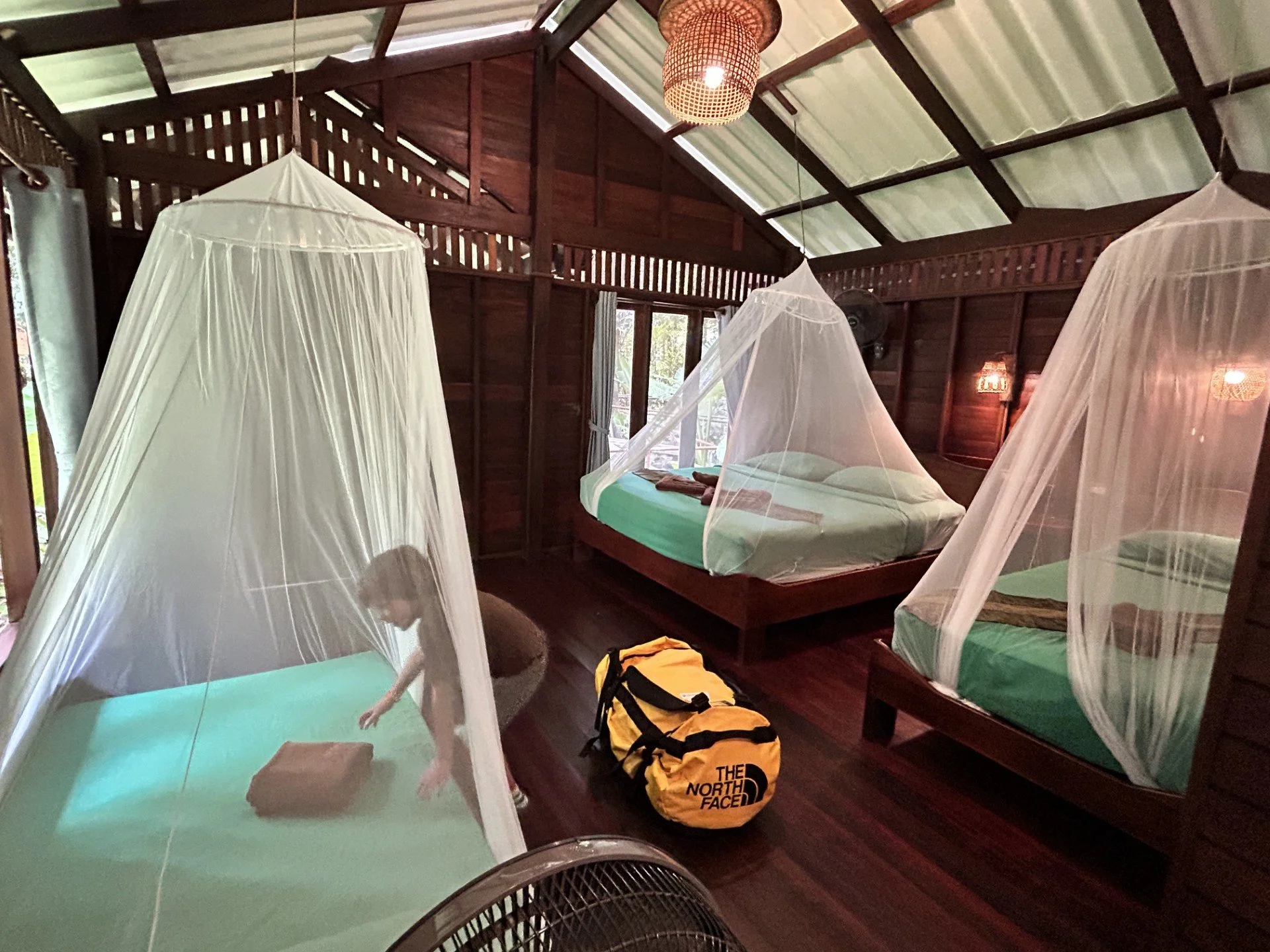 Resort van riverside cottage