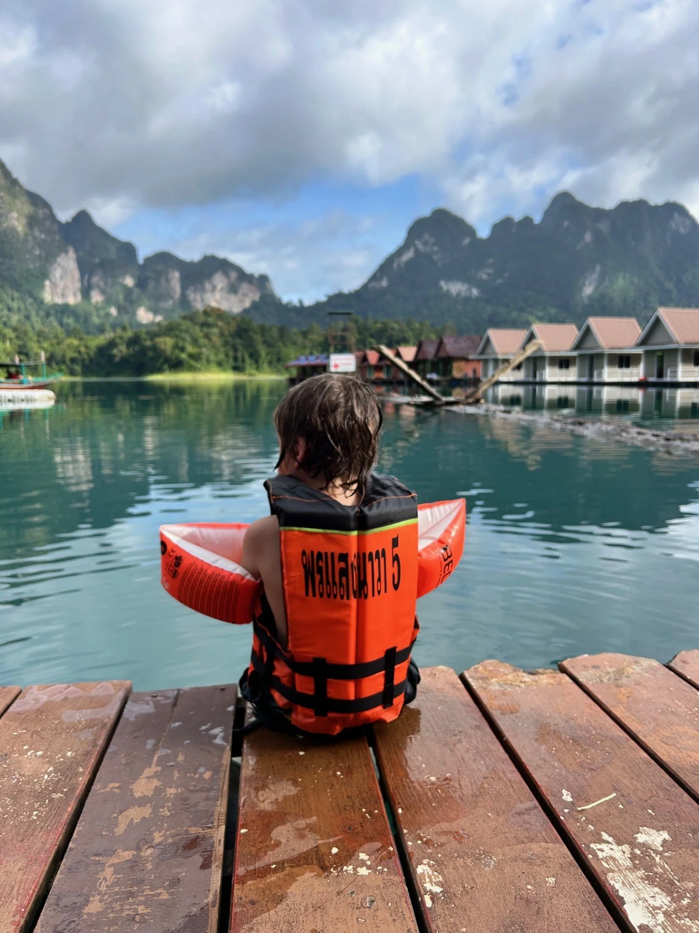 Hier lees je de blog over het stuwmeer in Khao sok