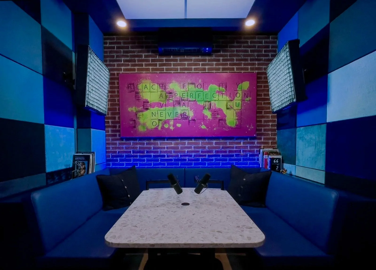 The Blue Room  - Podcast Recording Studio -s