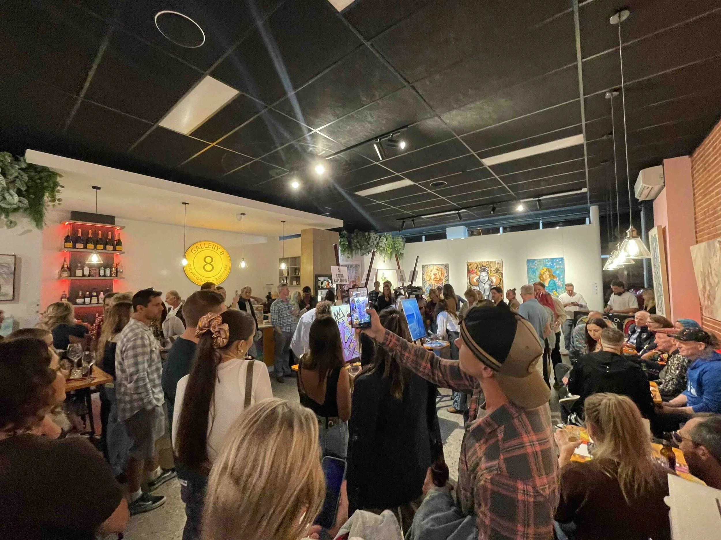 Art Battle at Gallery 8 Southport