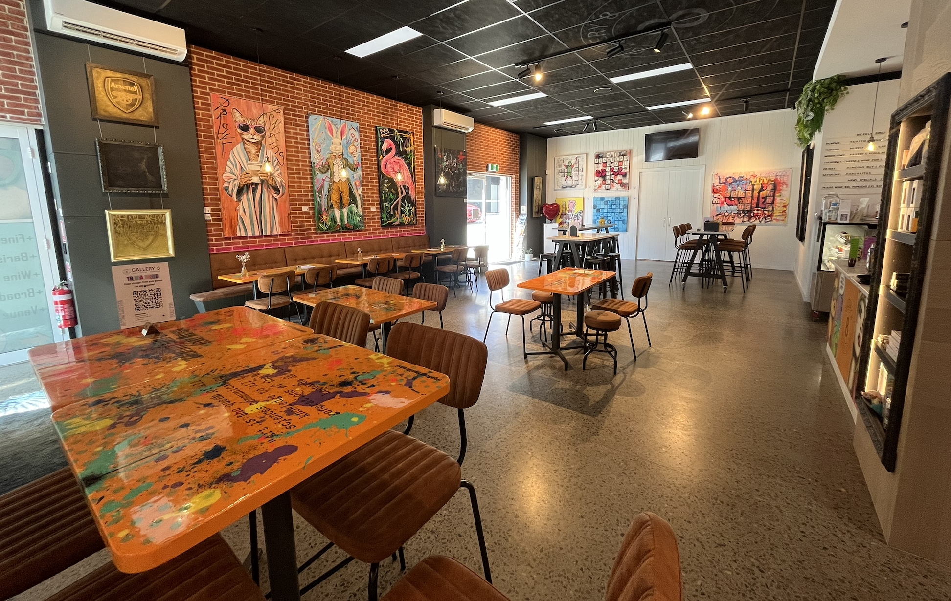 An intimate contemporary art venue in hosting exhibitions, live music, performances & private events.