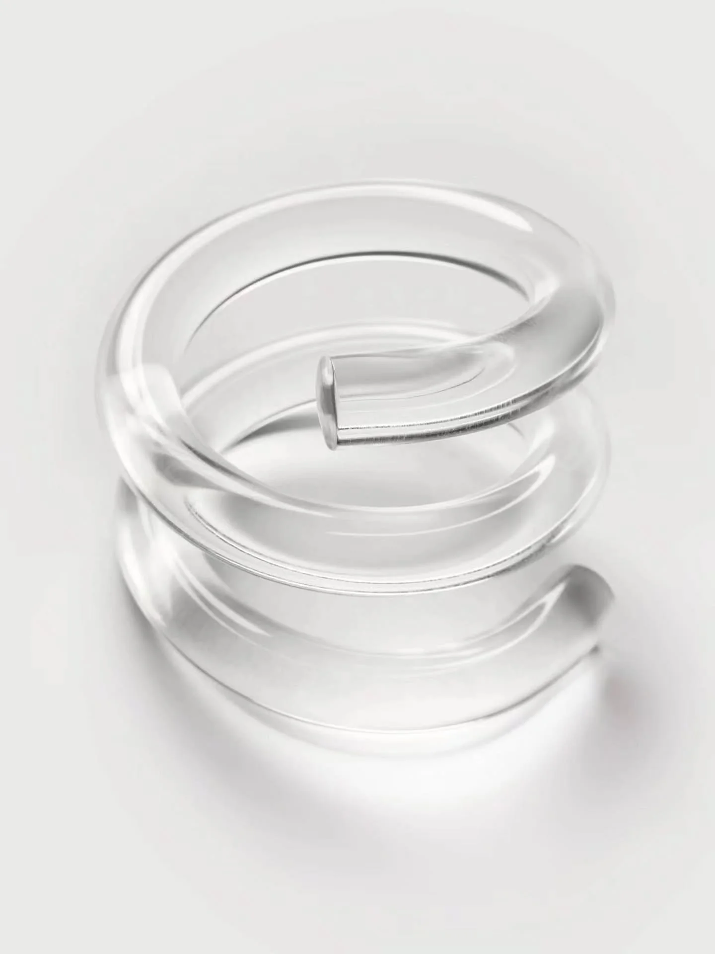 Once part of our summer edit, the ARCHE bracelet transcends the season. Modern and weightless, luminous against black. Perfect for fall or winter soir&eacute;es and moments that call for quiet brilliance.

Only one remains.