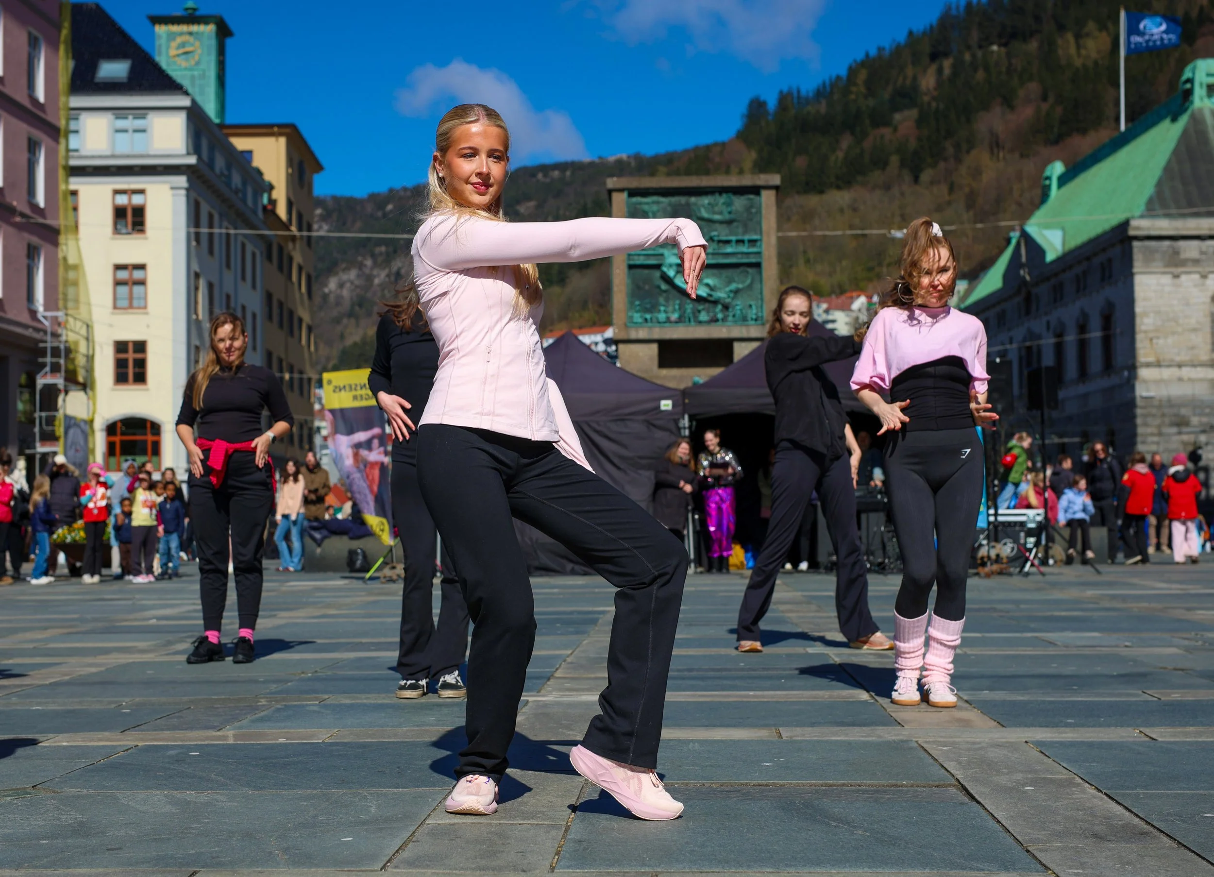 Fotograf Trond Spurkeland, Bergen Dansesenter (Jazz koreografi med Silje Moe Iversen)