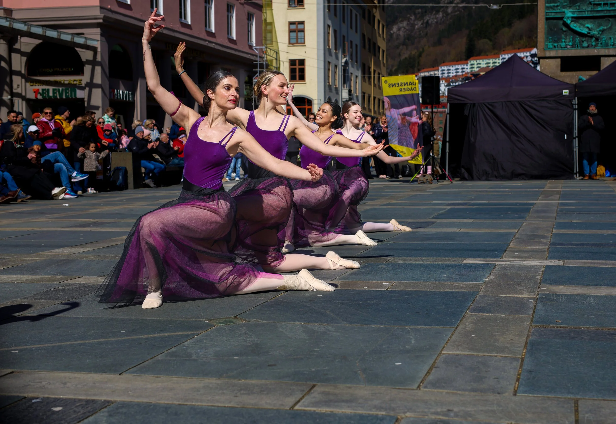 Fotograf Trond Spurkeland, Bergen Dansesenter (ballett ung/voksen med Marcello Raciti)