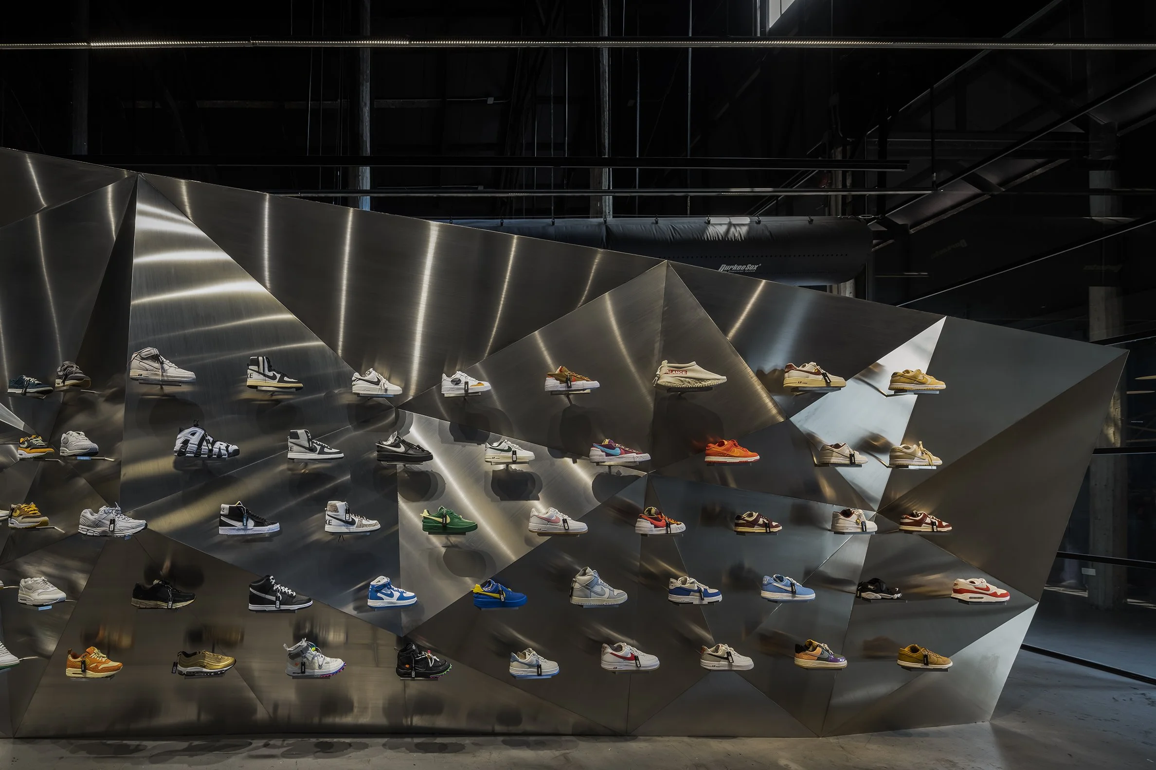 Carnial Warehouse30_64