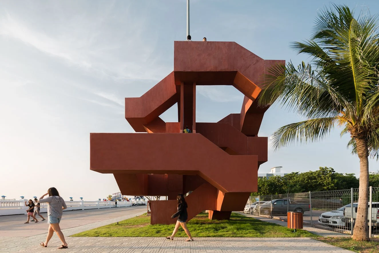 THE LABYRINTH / 10 CAL TOWER