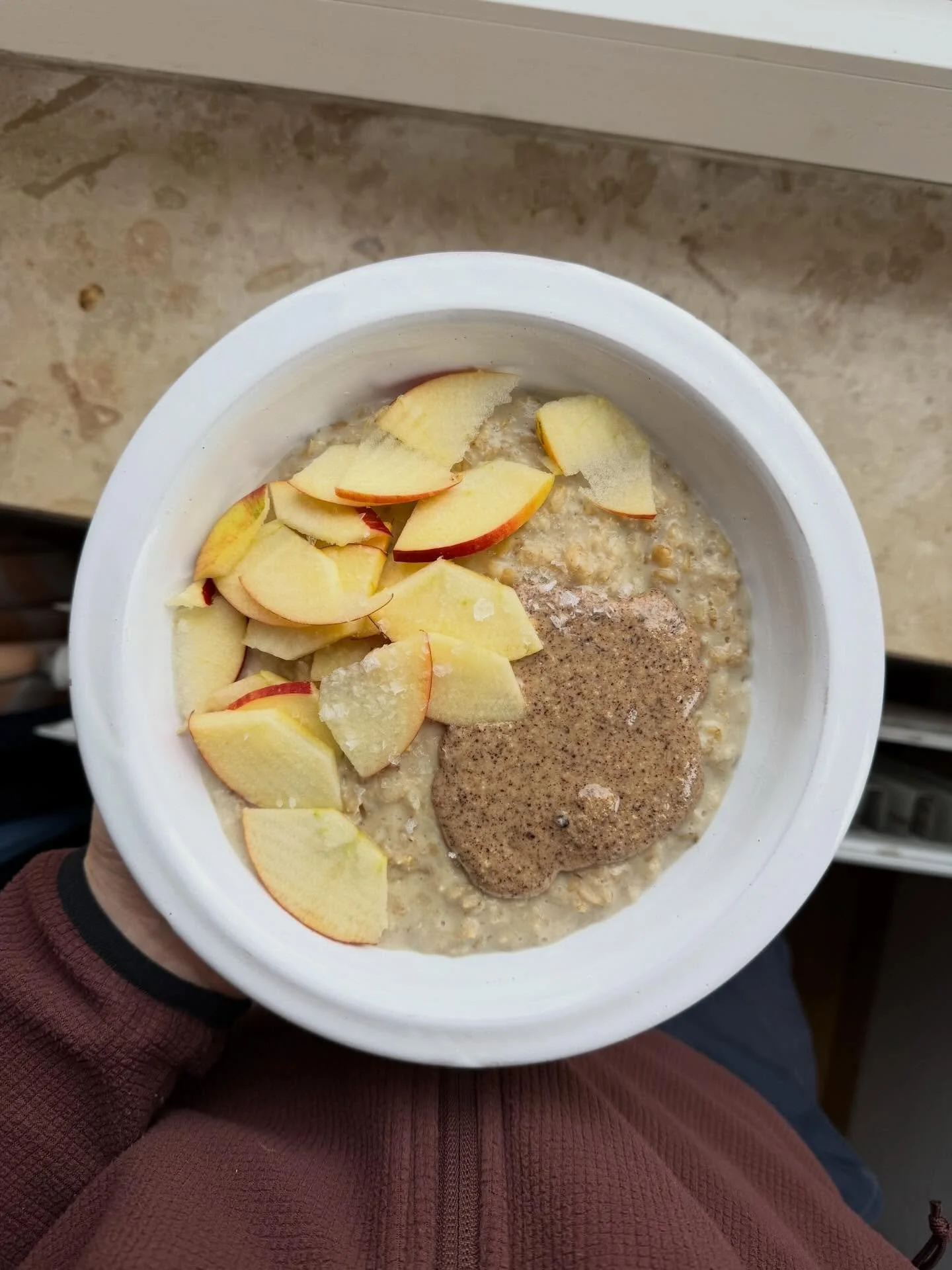 roundup for the week. 

chai porridge with hazelnut butter and apple 

big monday meal prep 

roasted pepper salad &amp; tofu scramble sandwich 

blueberry lemon chia pudding 

sweet &amp; sour tofu over noodles 

best friends birthday cake from &sbq