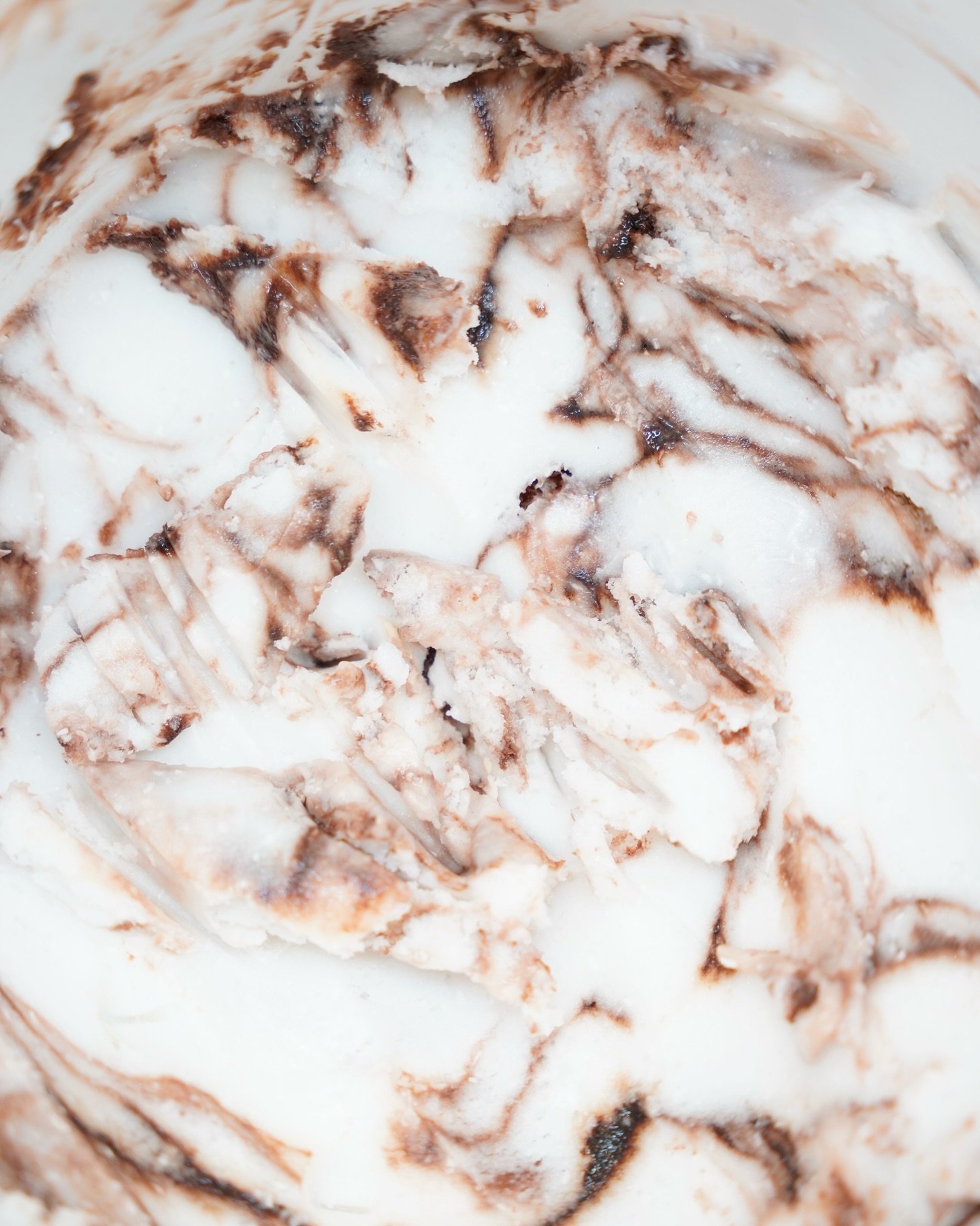 That texture 🤌🏽. All of our textures are different, which is achieved by using all natural ingredients with no preservatives, additives, colorants that you find in most ice creams these days.