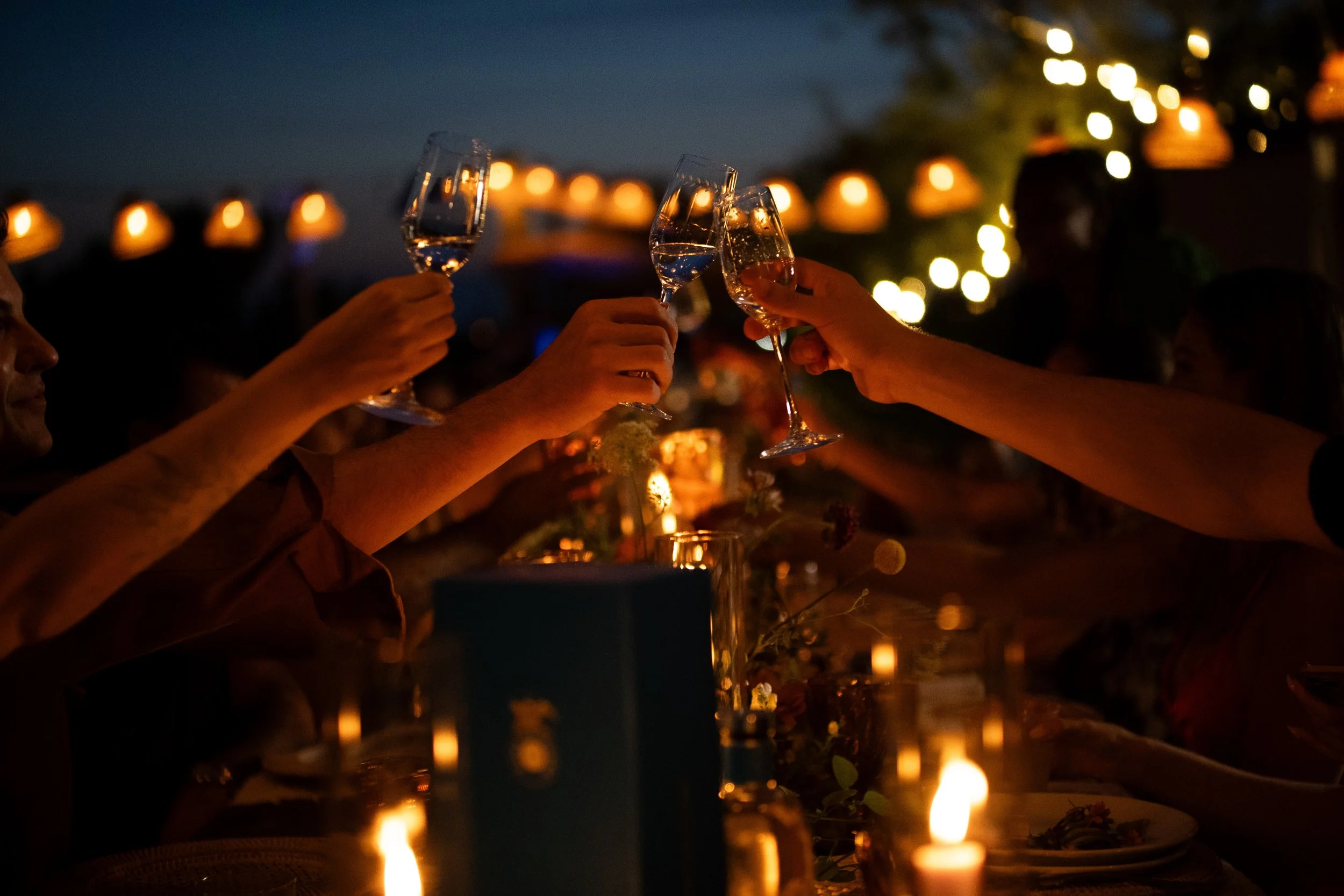 SOBREMESA 07.20 Cheers .jpg