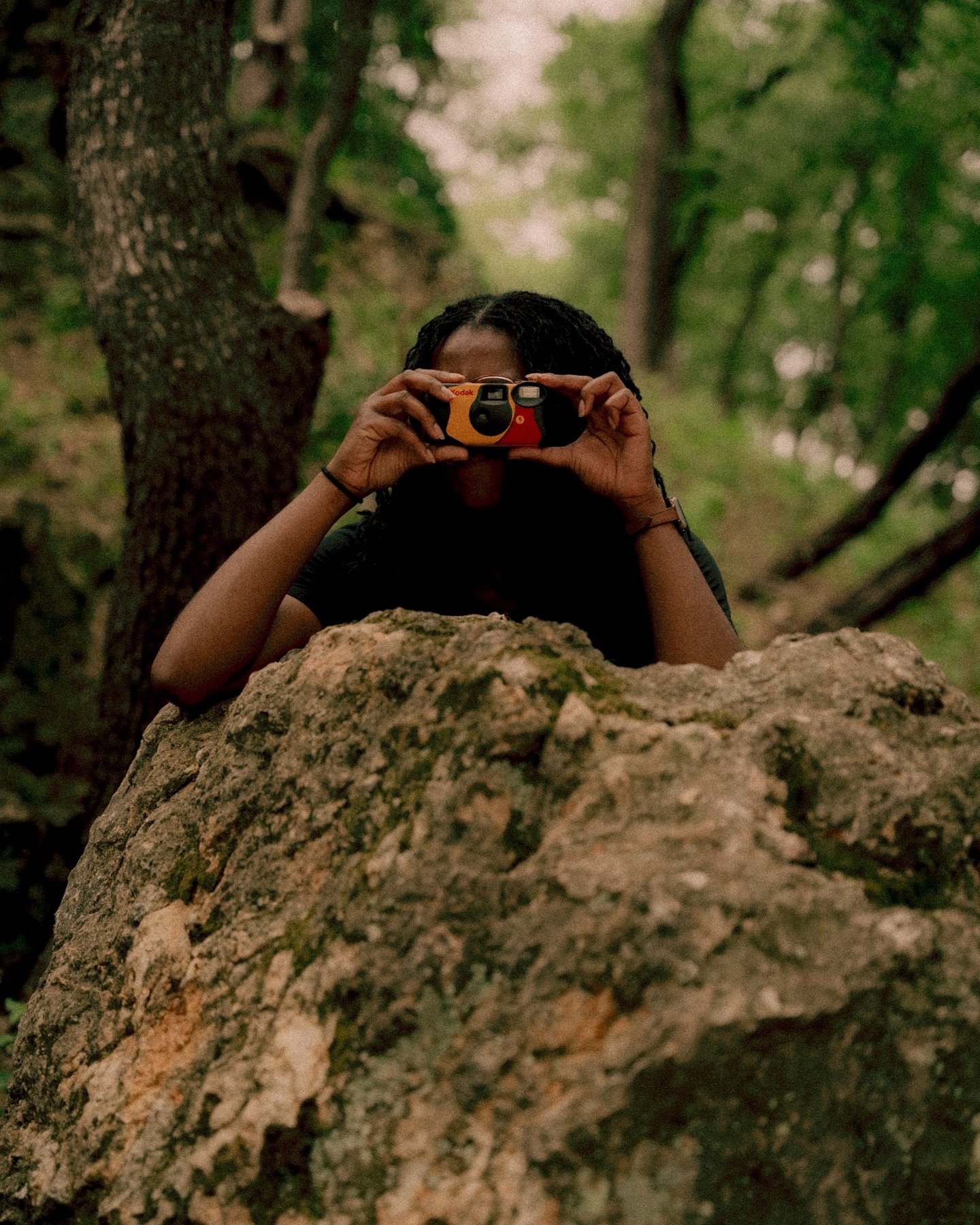 Analog Photo Walk &amp; Bike Ride. Had to teach some of the lovely young folks how to use a disposable film camera. But, they caught on pretty well. 😅 #kodak #kodakfilm #zilkerpark #austintx #filmcamera #filmcameraclub #filmphotography