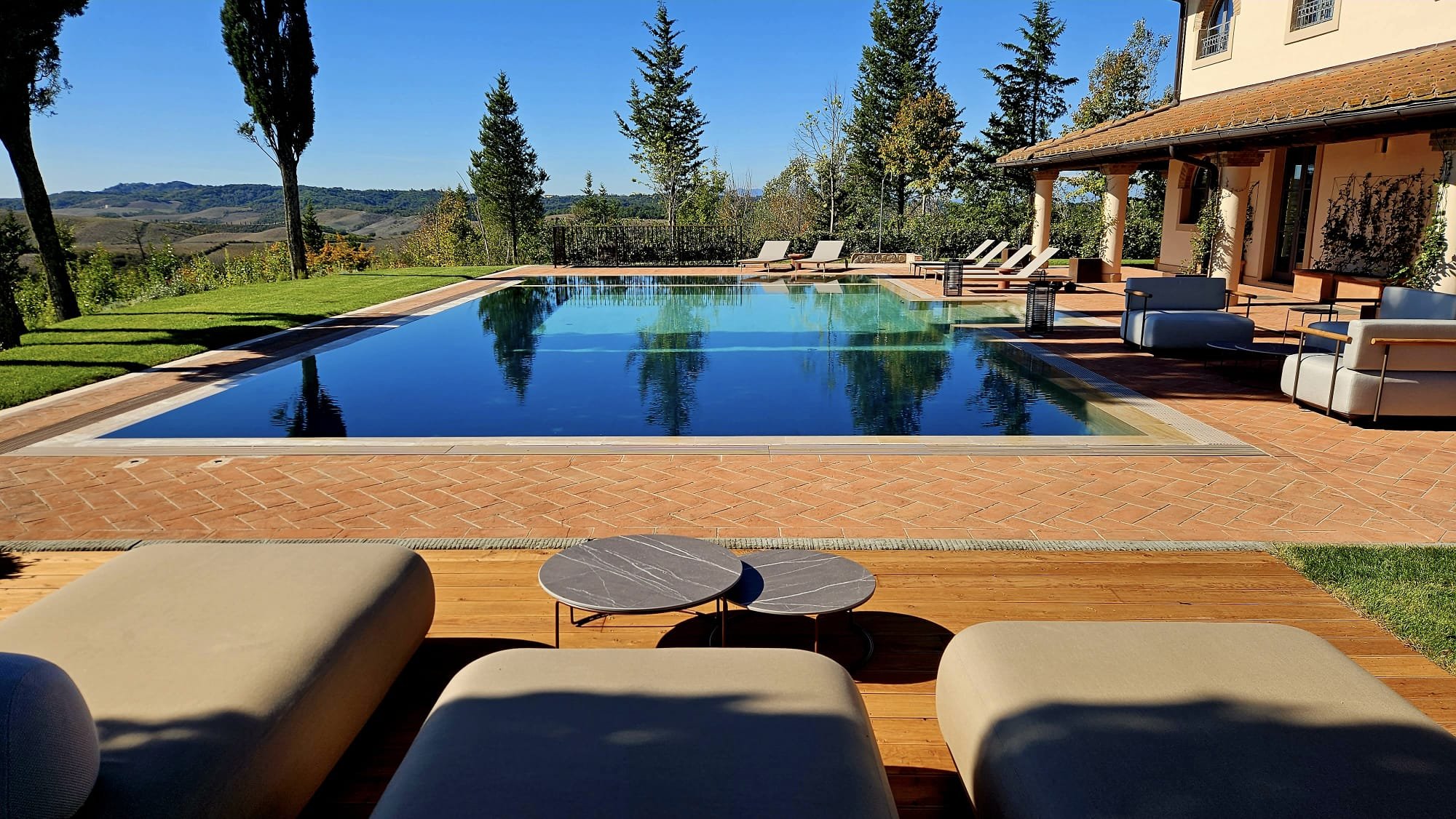 Villa Virginia - dettaglio mobili da giardino