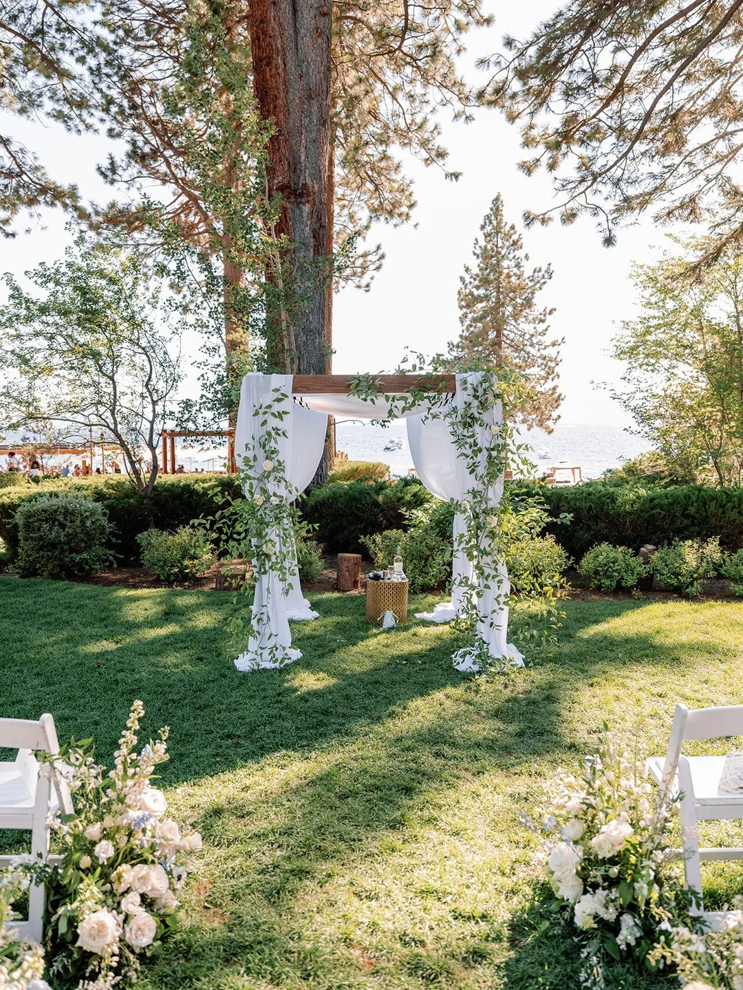 Can you imagine a more serene setting to say &ldquo;I do&rdquo;? Draped in soft fabric and climbing greenery, this lakeside ceremony design is a true nod to Tahoe&rsquo;s natural beauty. It&rsquo;s simple, elegant, and totally unforgettable. 🌿

Plan