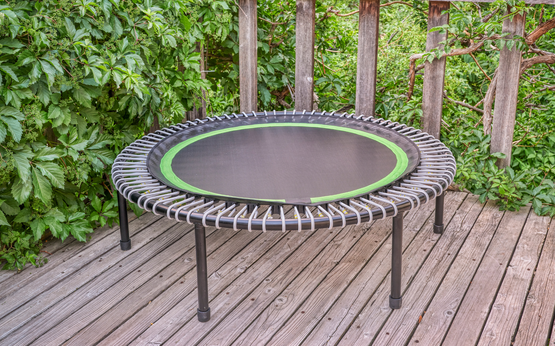 Rebounding (Mini Trampoline, 2–5 minutes)