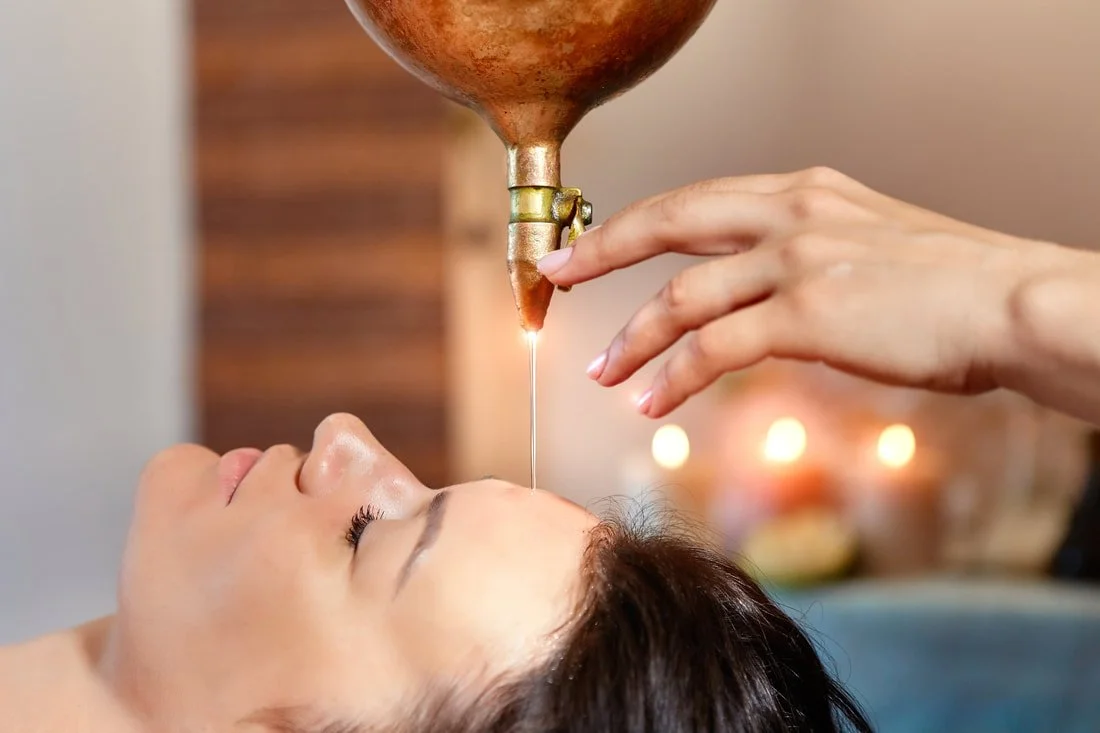  Facial Treatments (Warm Oil)