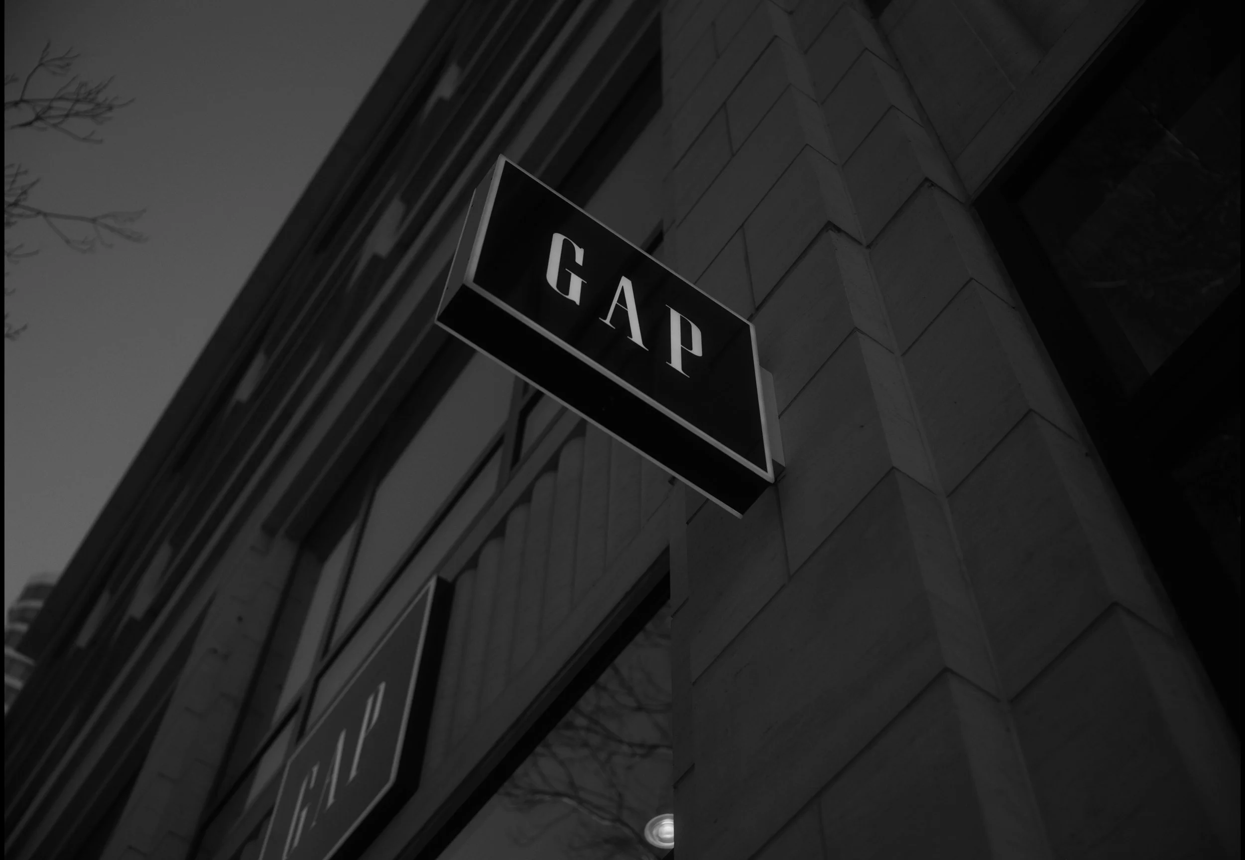 Sequence 01.02_40_47_01.Still064.JPG