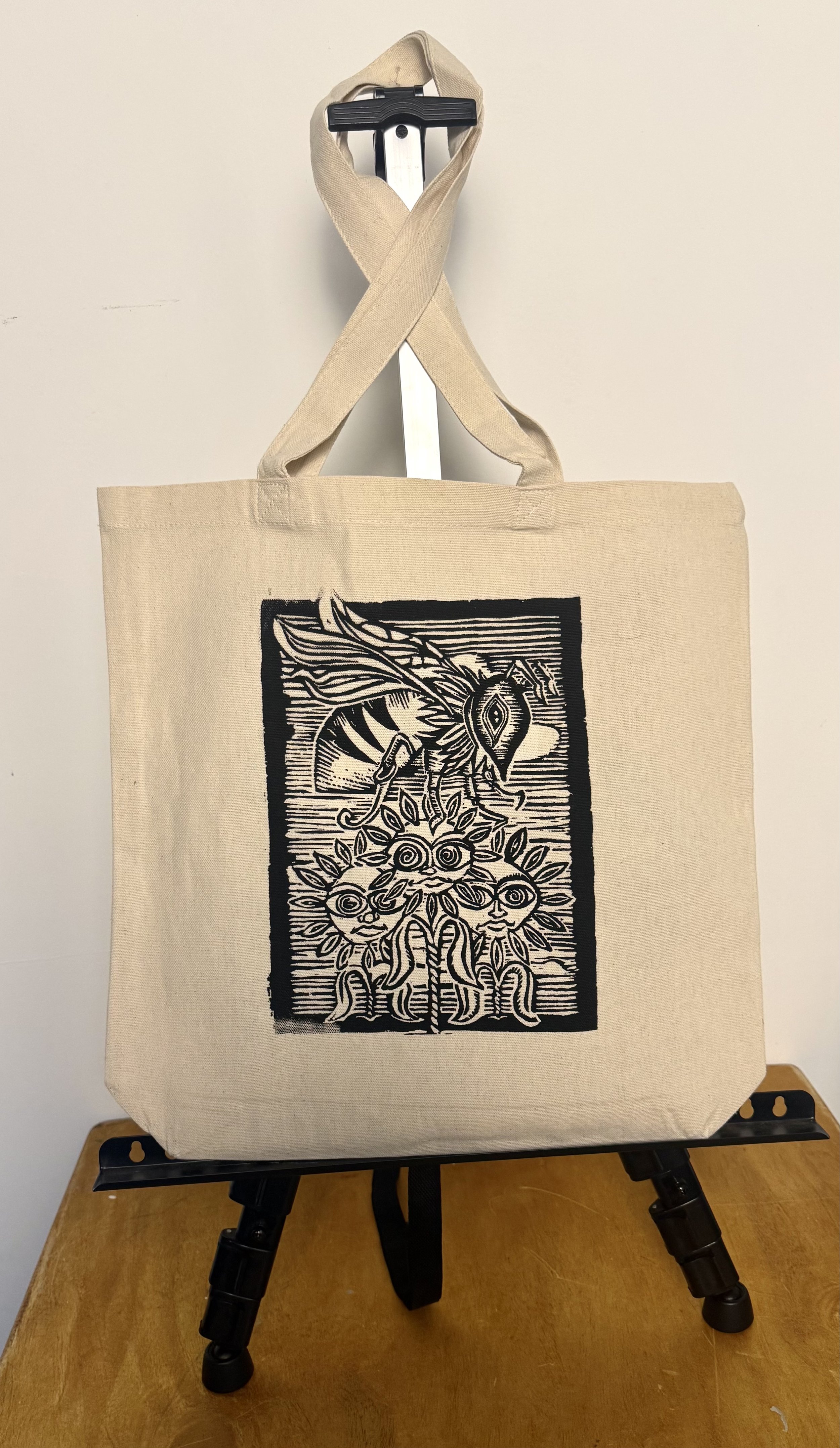 narvi bee tote.jpg