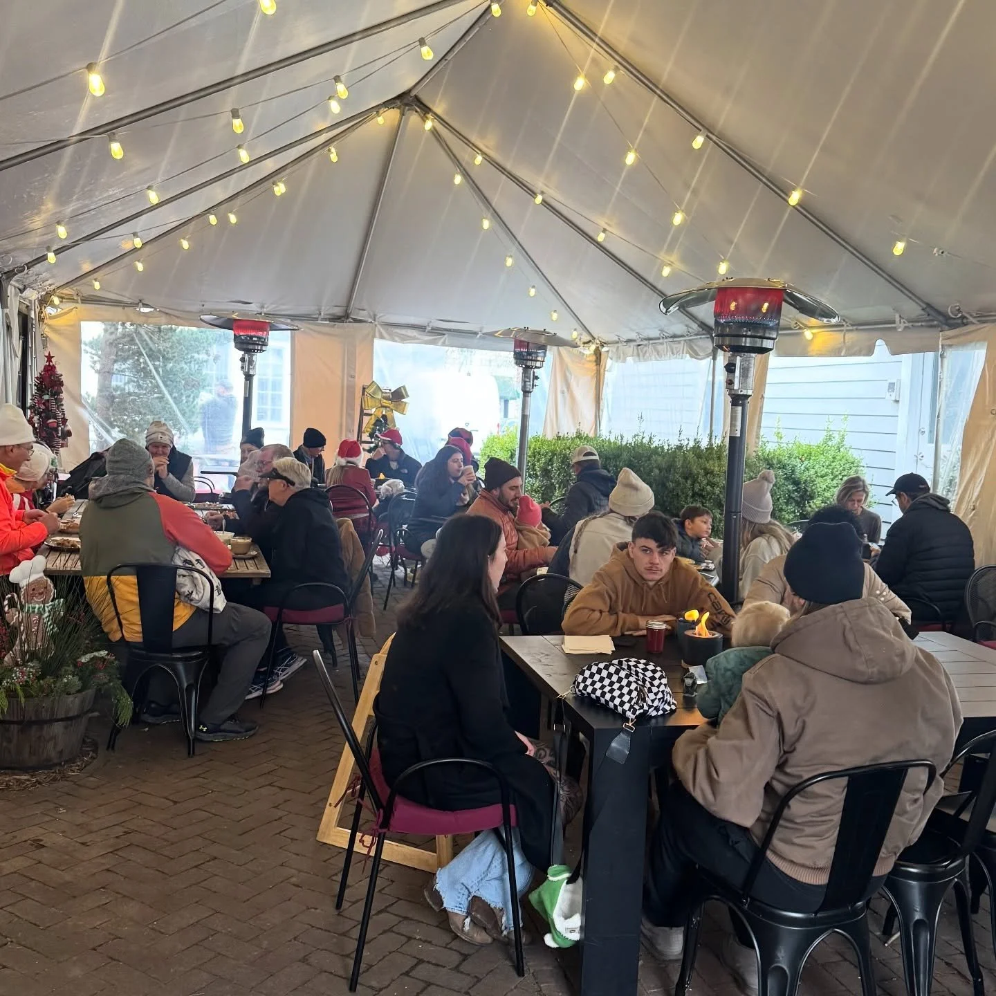 It might be 33&deg; and misty outside, but inside our tent it&rsquo;s warm, cozy, and downright cheerful.

Huge thanks to @easternshoretents for our yearly winter setup- it truly transforms the space and keeps everyone comfy!

#ChestertownMD #VisitKe