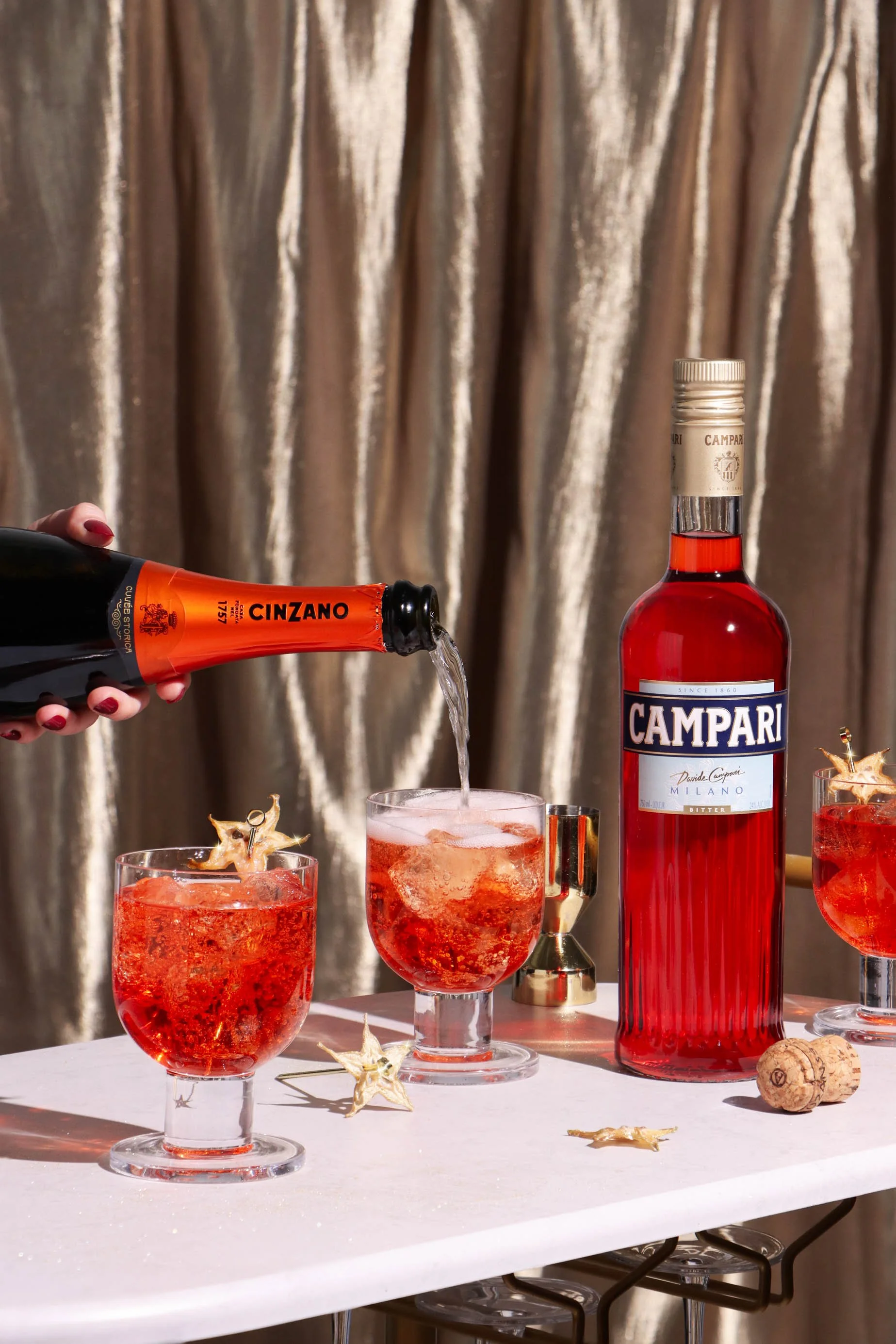 Campari_Cinzano_SAGAwards_NegroniSbagliato_2024_Lifestyle_Vertical_MidRes.jpg