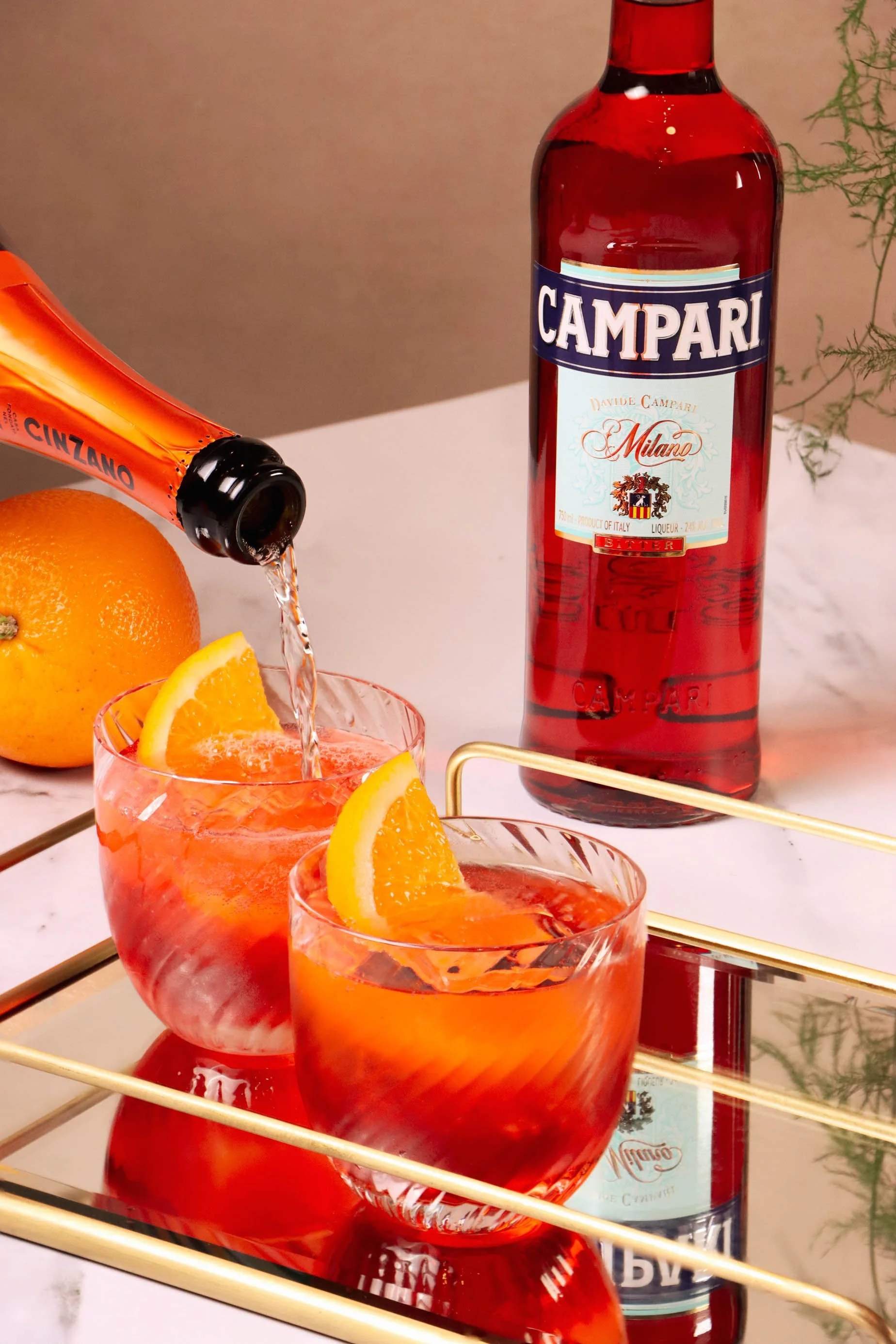 Campari_NegroniSbagliato_2022_Lifestyle_Vertical_MedRes.jpg