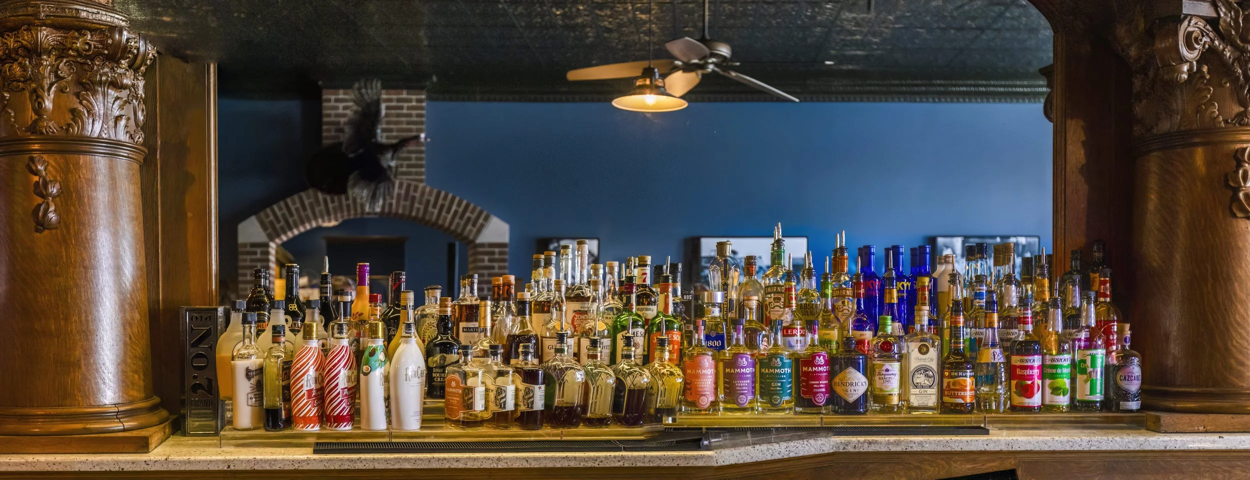 Whiskey_Creek_Burr_Oak_Bar_Panorama.jpg