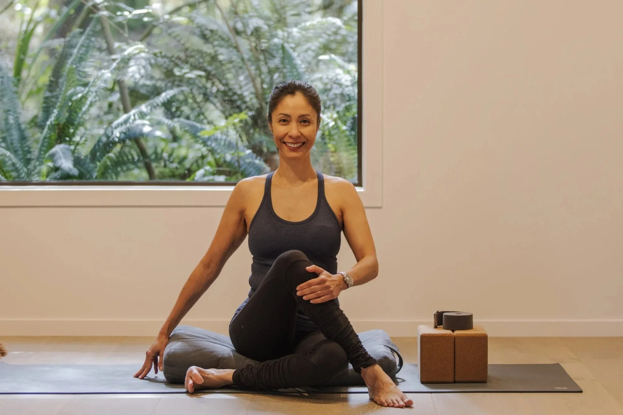 SmartFLOW Certified Yoga Teacher Cristina Holopainen
