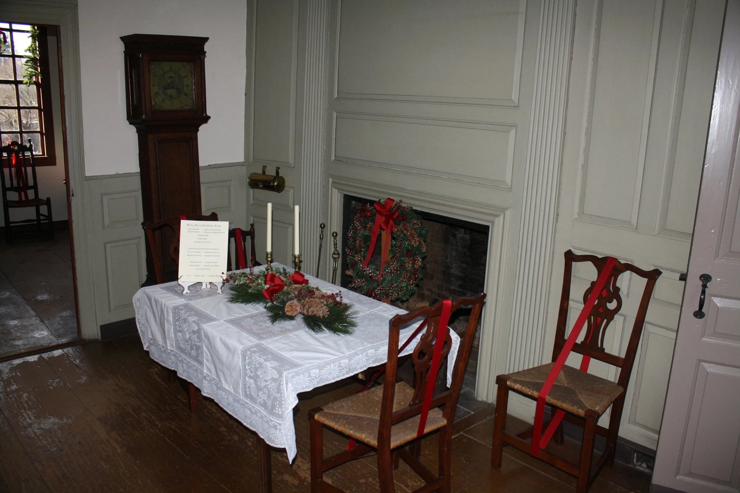 Holiday Tours and Gift Shop