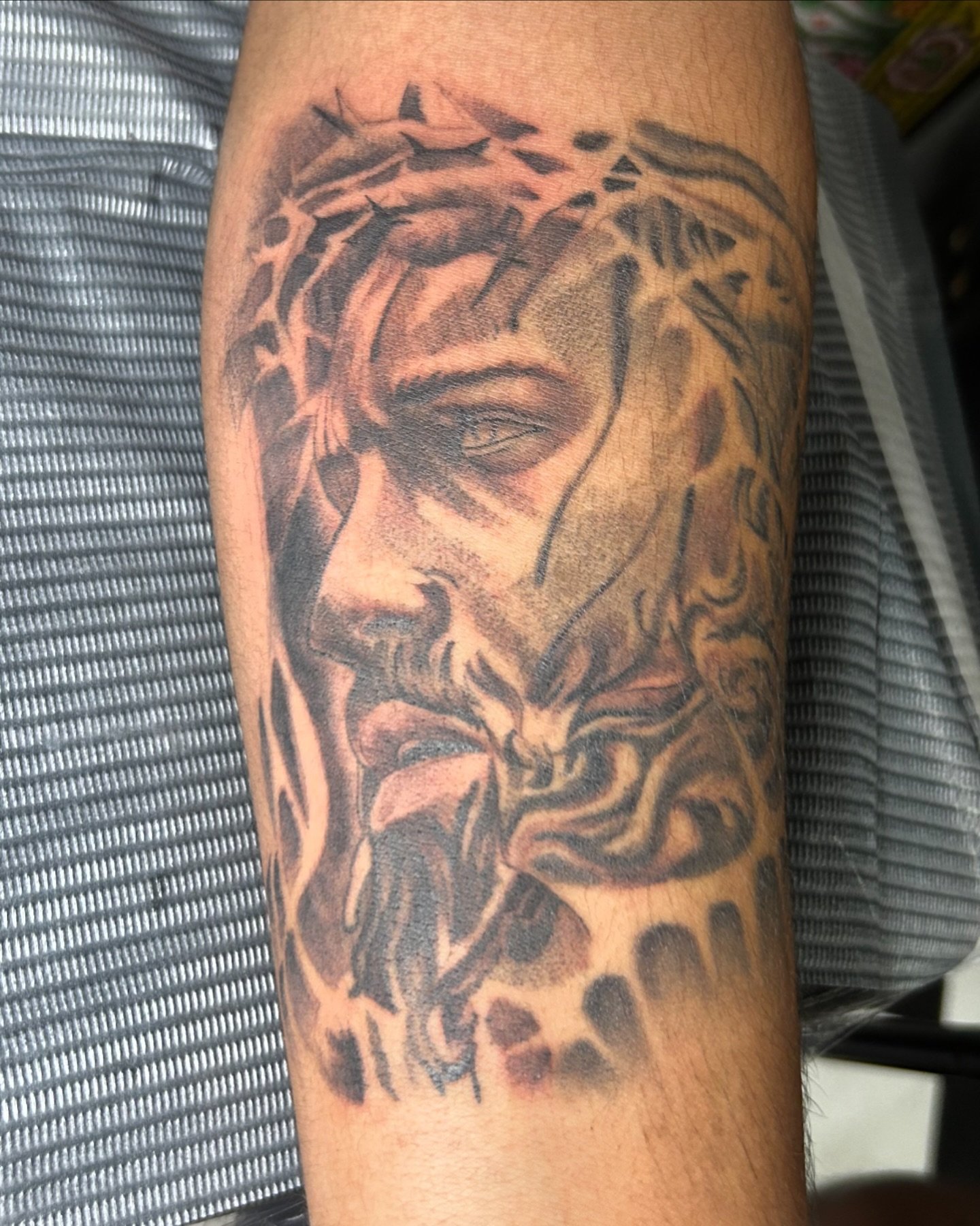 This month has been amazing I&rsquo;ve been so lucky to be tattooing to much dope people I am eternally grateful 🫶🏾🫶🏾🫶🏾 
I love tattooing and tattooing love&rsquo;s you 🫶🏾