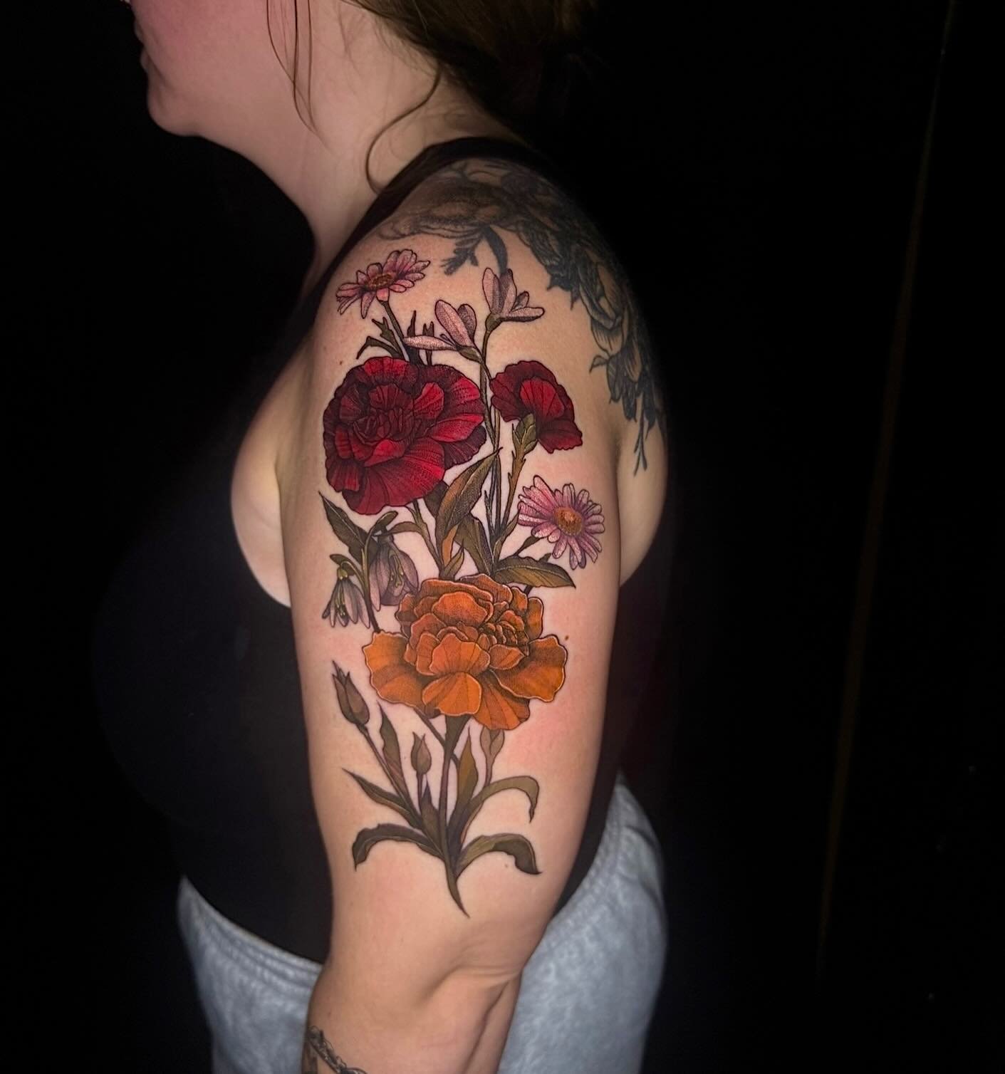 Floral for @_harley1993 🌺 🌼 🌹
