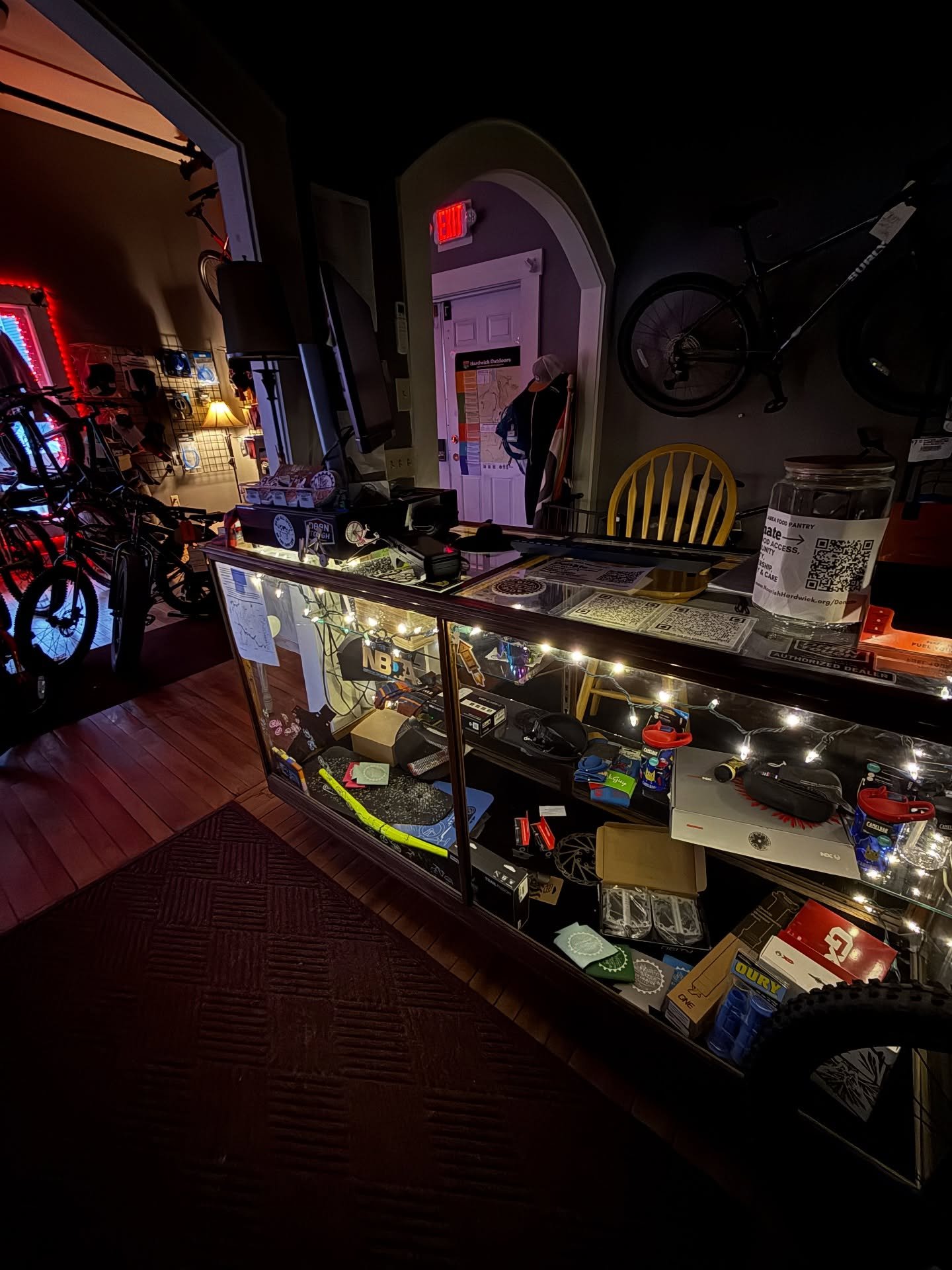 How&rsquo;s everyone feeling about Daylight Savings?! 

We have lots of lights, reflectors, and safety vests and belts to keep you safe in the darker, greyer days of November.

#bikeshop #bikesafety #ridewithgratitude #vermont #riversidecycles