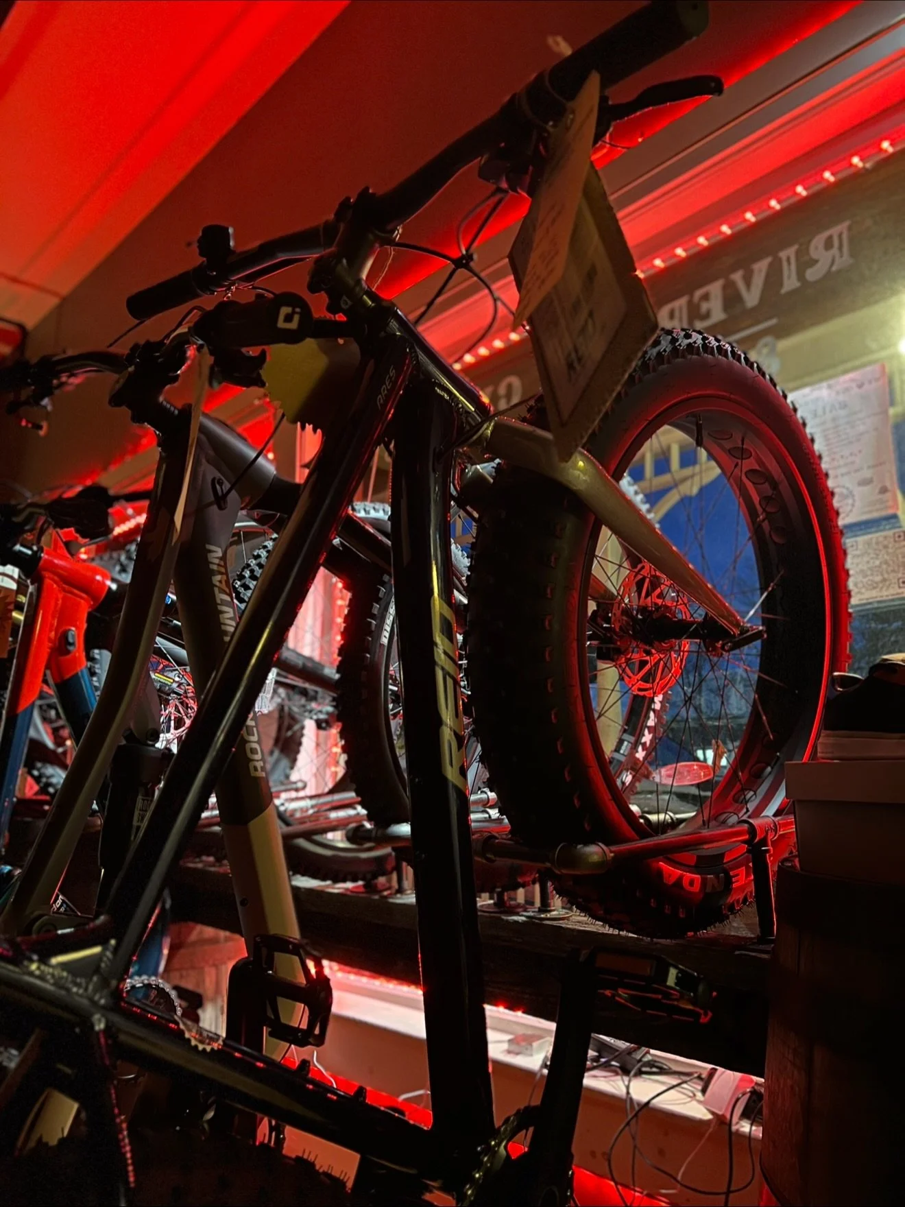 Fat Bike season is coming&hellip; are you ready? 

We have @reidbikes fat bikes in adult and kid&rsquo;s sizes for sale, and to rent. If you need a tune-up on a fat bike you already own, we can help you with that too with quick turnaround times! 

#f