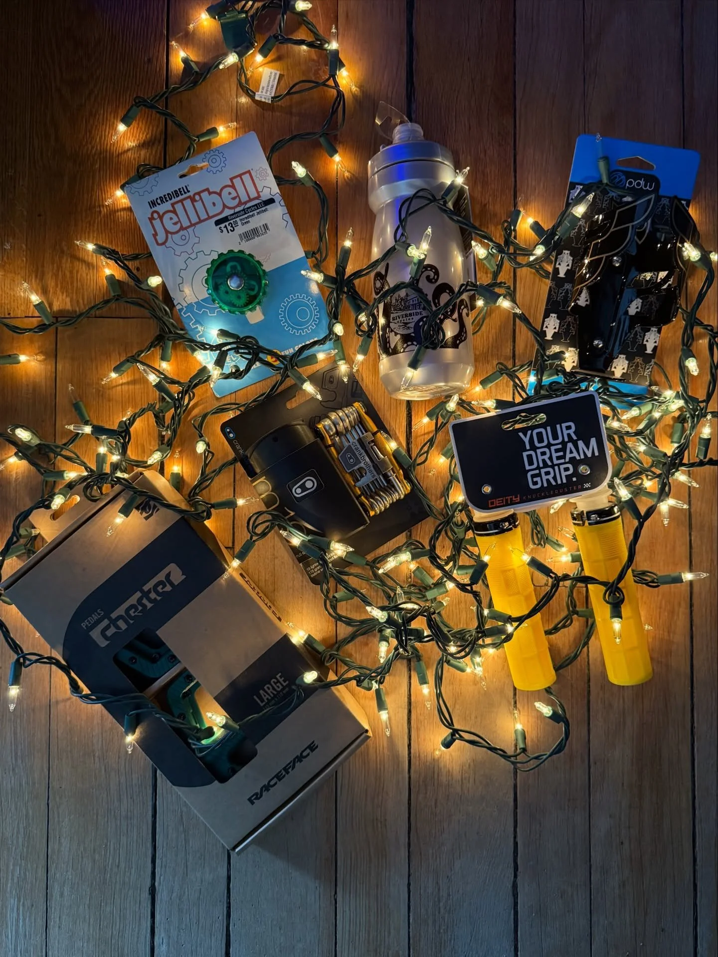 ✨Gear up for the holidays!✨

Find the perfect bike accessories for every rider on your list at Riverside Cycles. Chester Pedals from @raceface @deitycomponents knuckleduster grips, @crankbrothers multi-tool set, Custom podium Riverside @camelbak bott
