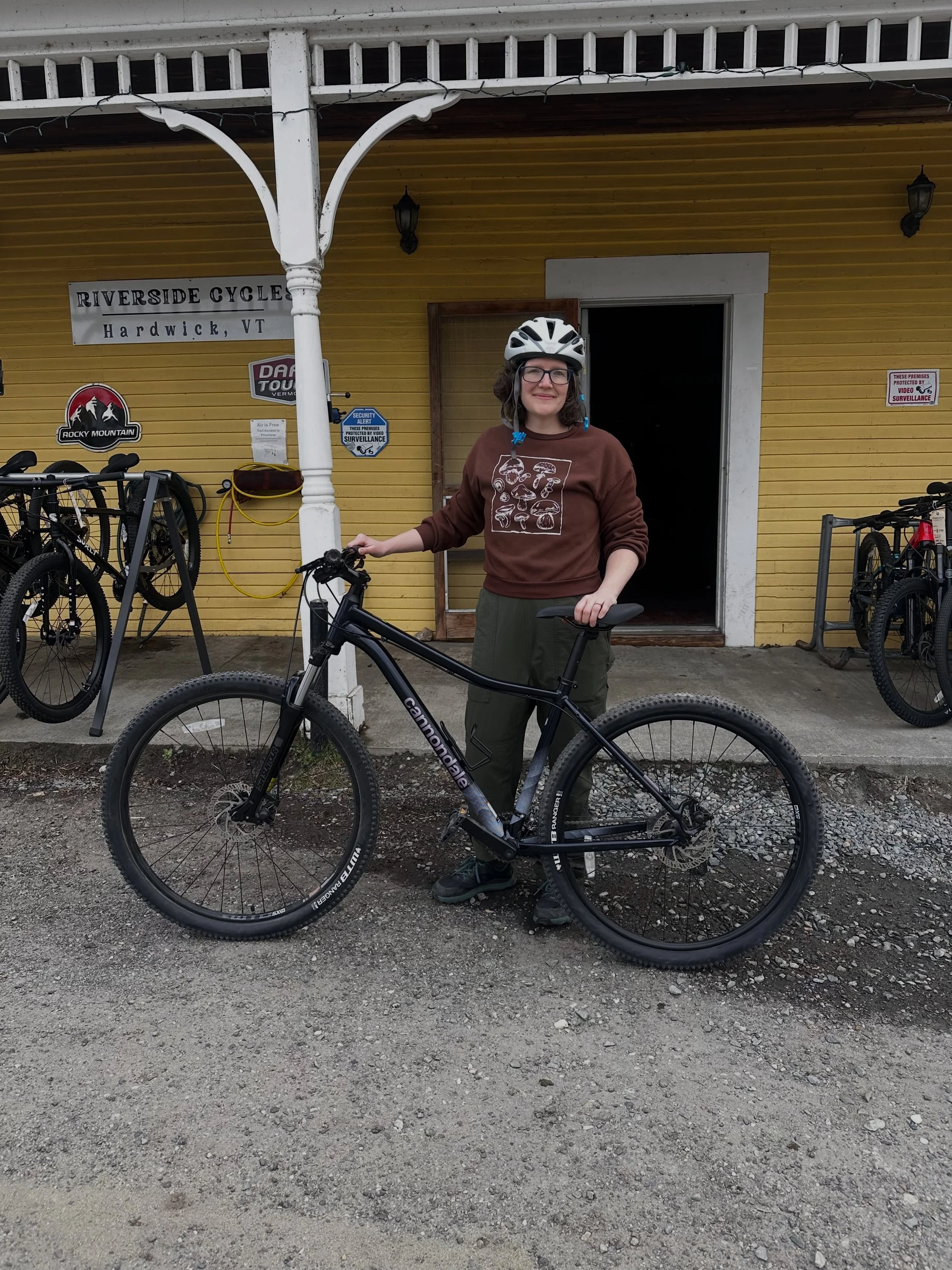 Another happy rider rolling out on a brand new Cannondale Trail 8 today! 

This bike is built for riders who want capability, comfort, and value all in one package. With front suspension, reliable components, and versatile trail geometry, the Trail 8