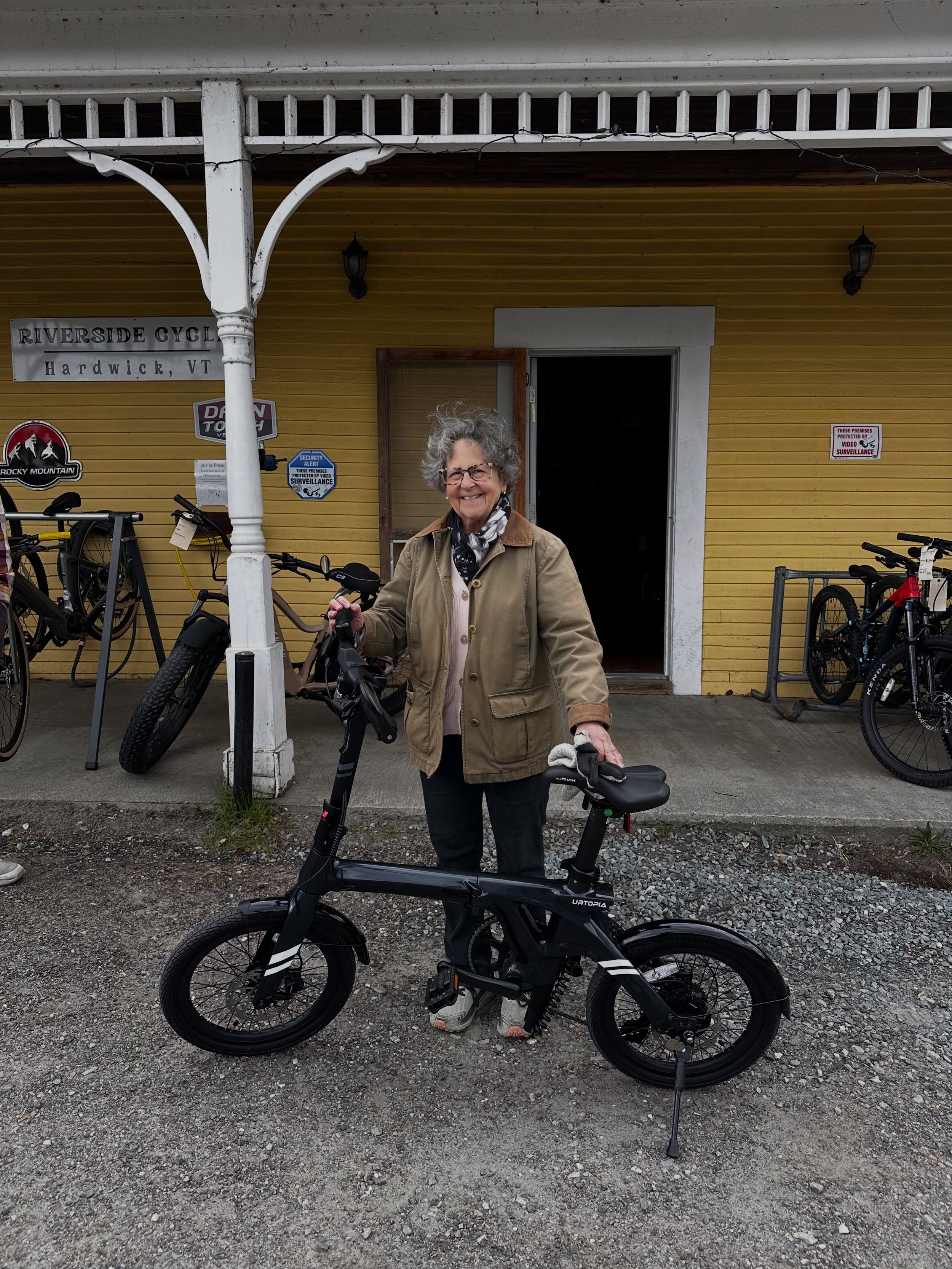 Plot twist: we became an Urtopia eBike @newurtopia dealer&hellip; and sold the first one before we even got to announce it 😅⚡️

Congrats to Betsy! 

And not just any eBike&hellip; a lightweight carbon folding eBike at an amazing price. Safe to say p