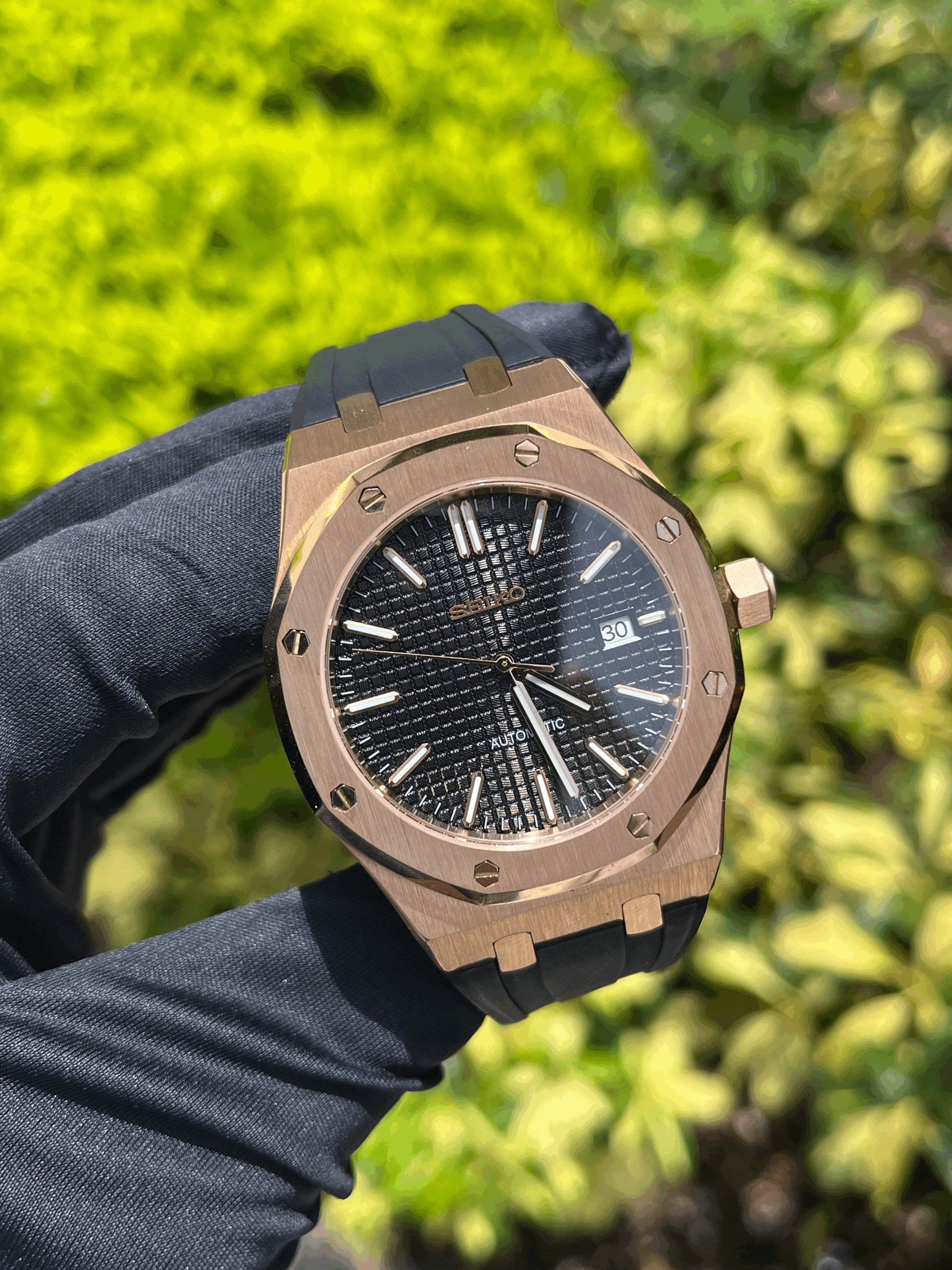 ROYAL SEIKOAK - ROSE/BLACK RUBBER STRAP