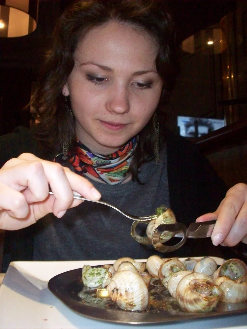 Terre à table: Mariia, trying the first ever escargots