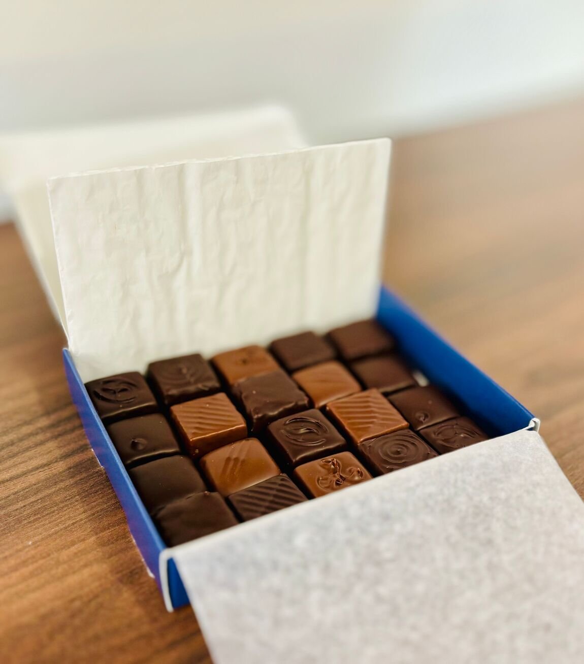 Artisanale chocolade_geschenkdoos_L'atelier Ohayo.jpg
