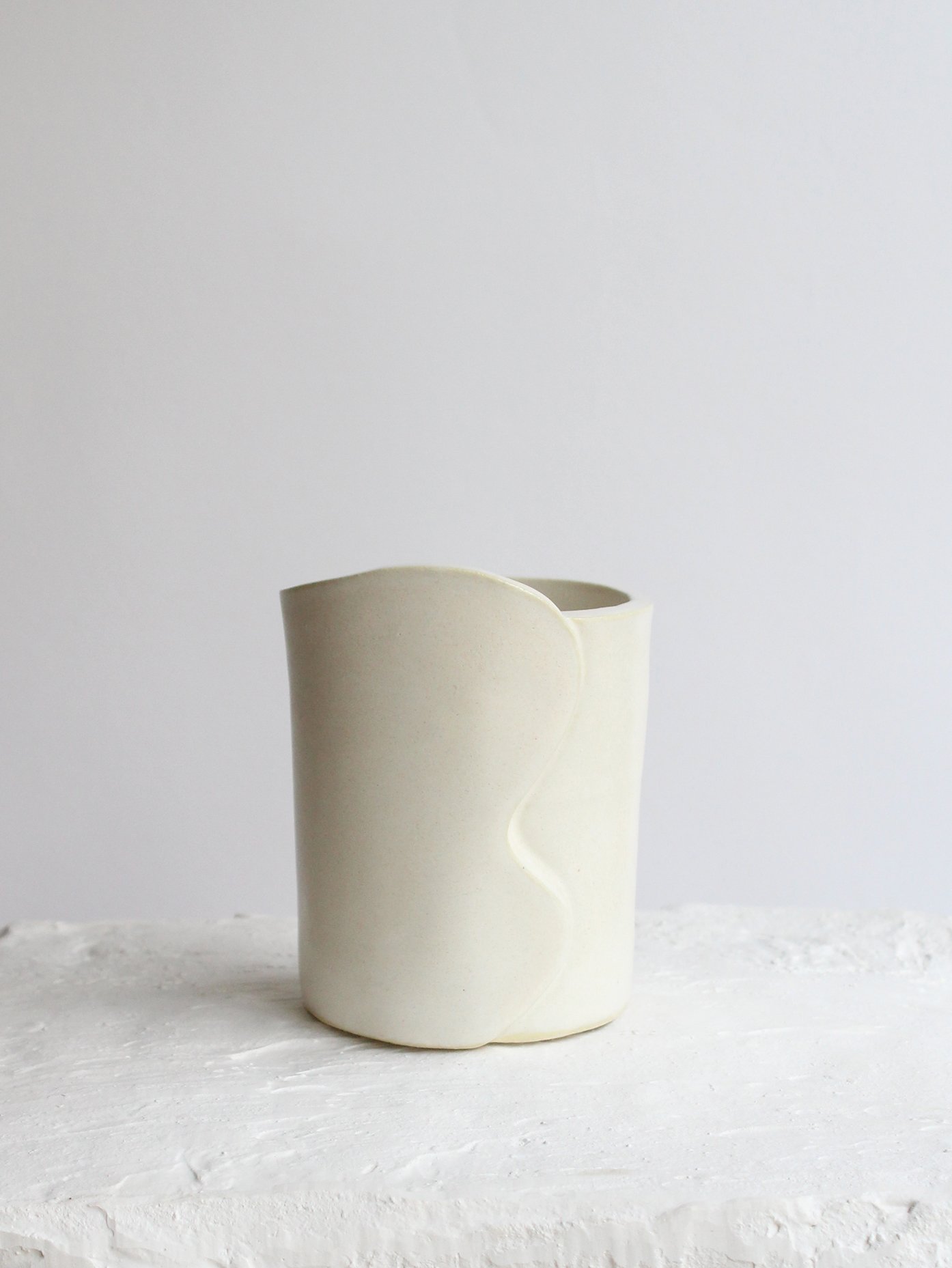 FlowingShine_Leafy_Planter_White.jpg