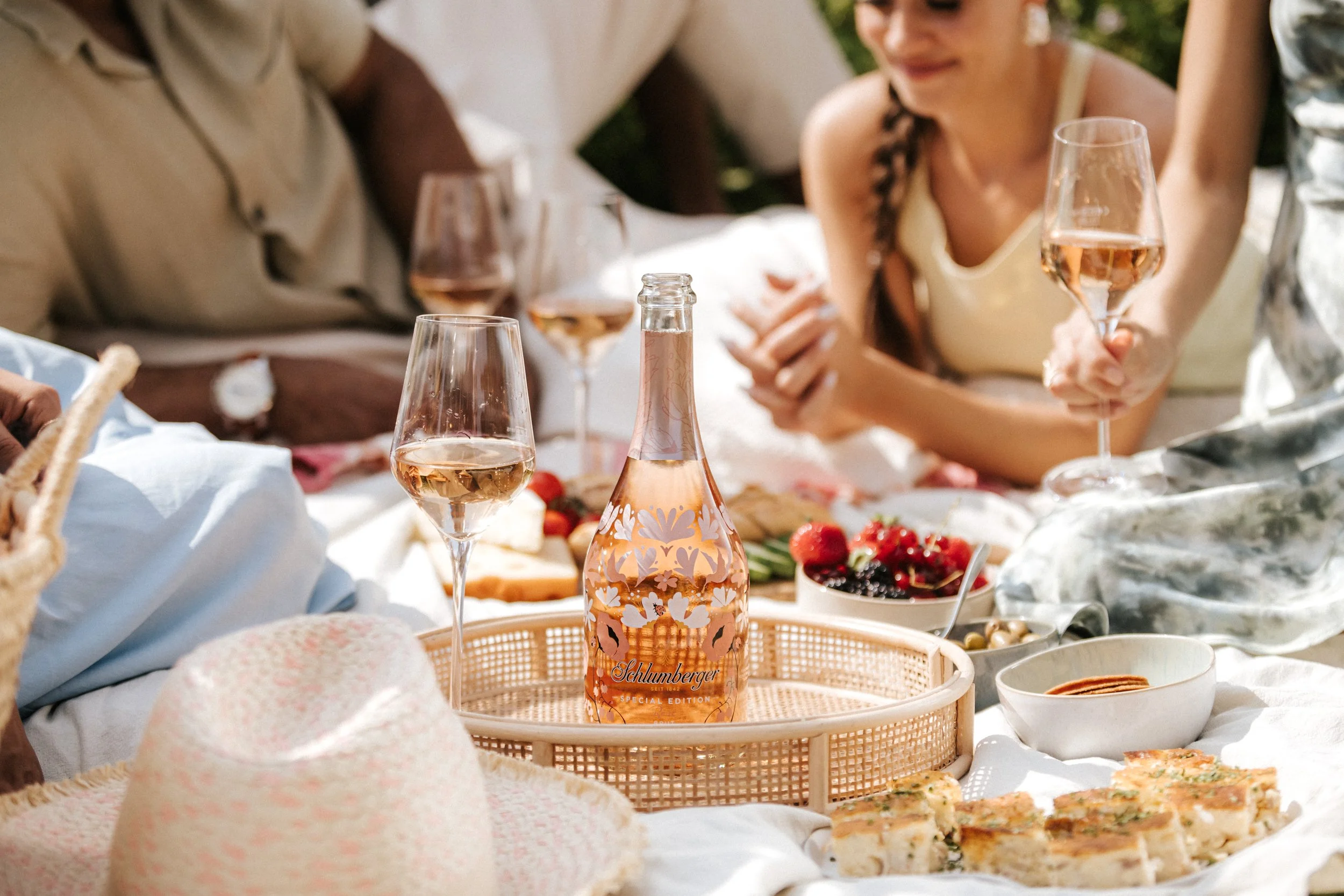 Ein Glas Rosé geschenkt