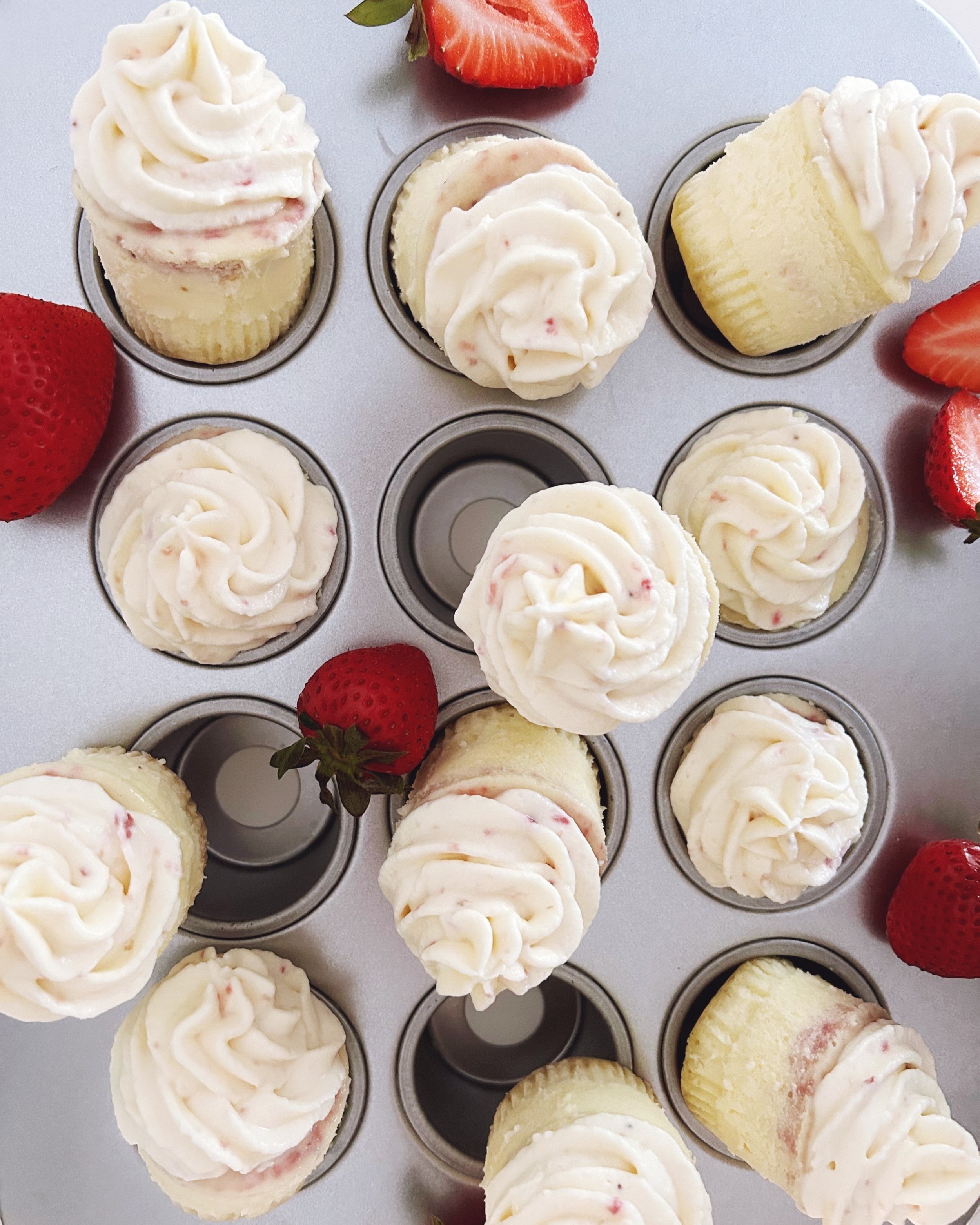CheesecakeMinis_Strawberry2.jpg