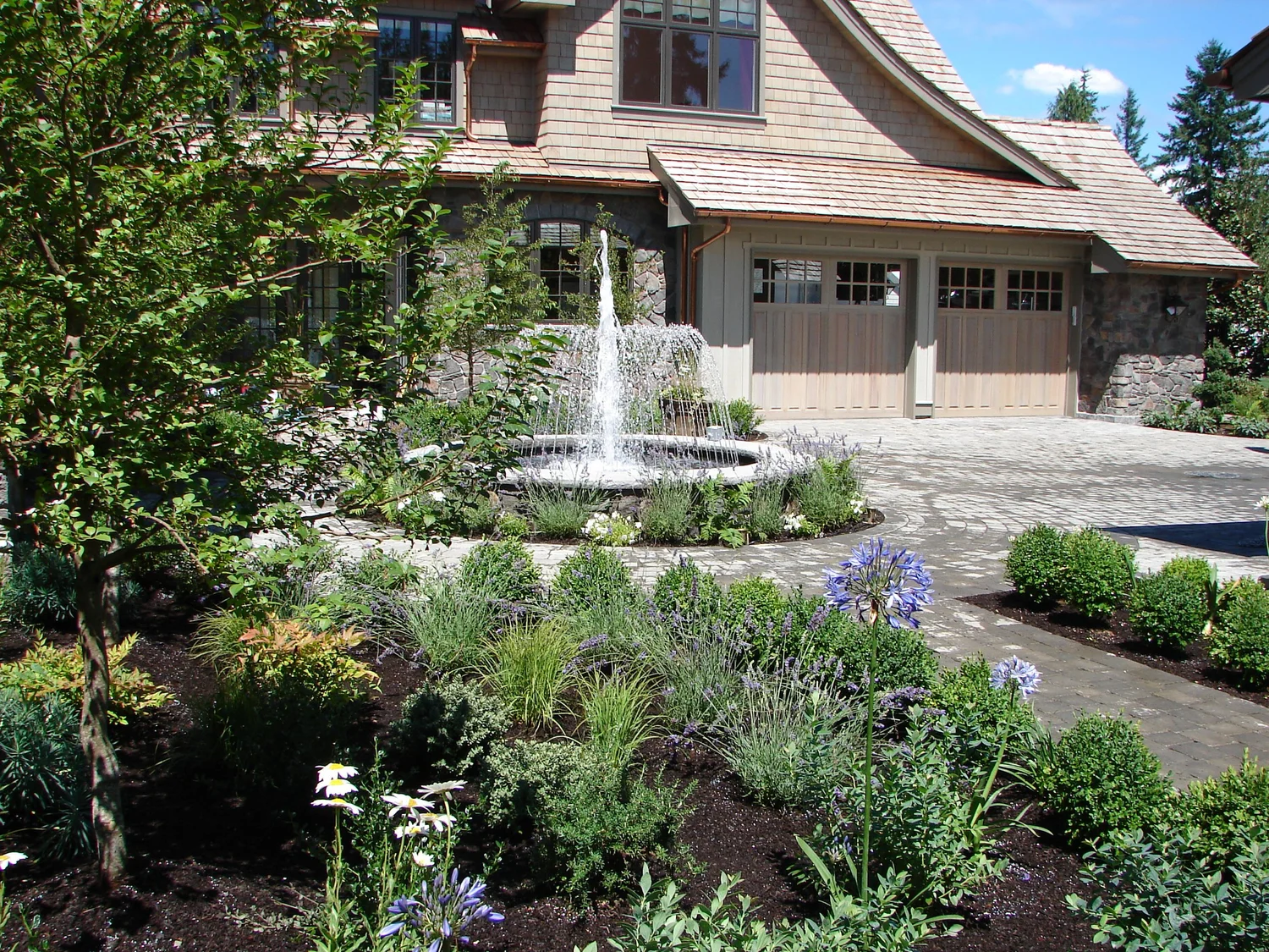 Custom Stoneworks — detail 1