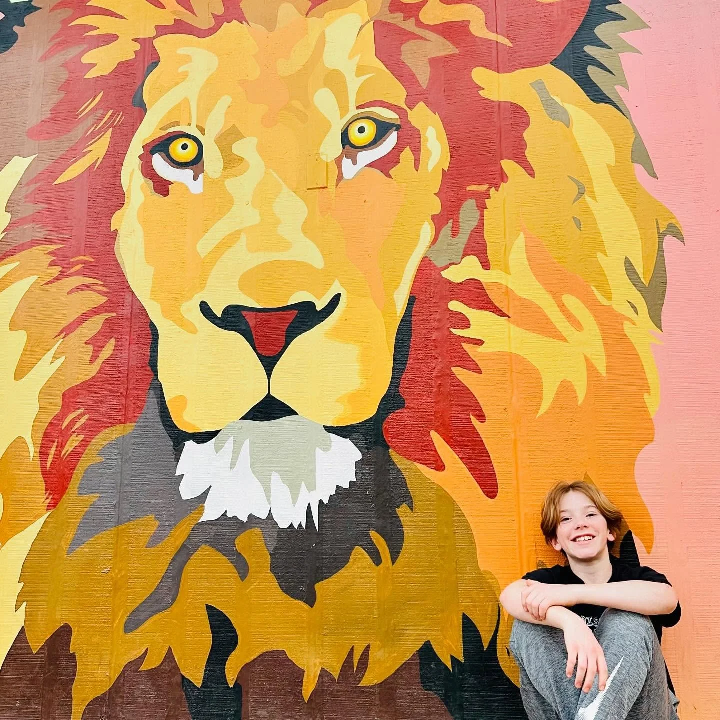 🦁 I fed a giraffe🦒 today and then acted like a monkey🐒 in front of a cheetah🐆! What did you do? 🌴 

#palmdesert #livingdesertzoo #giraffelife #monkyingaround #cheetahsareawesome #ninjalife
