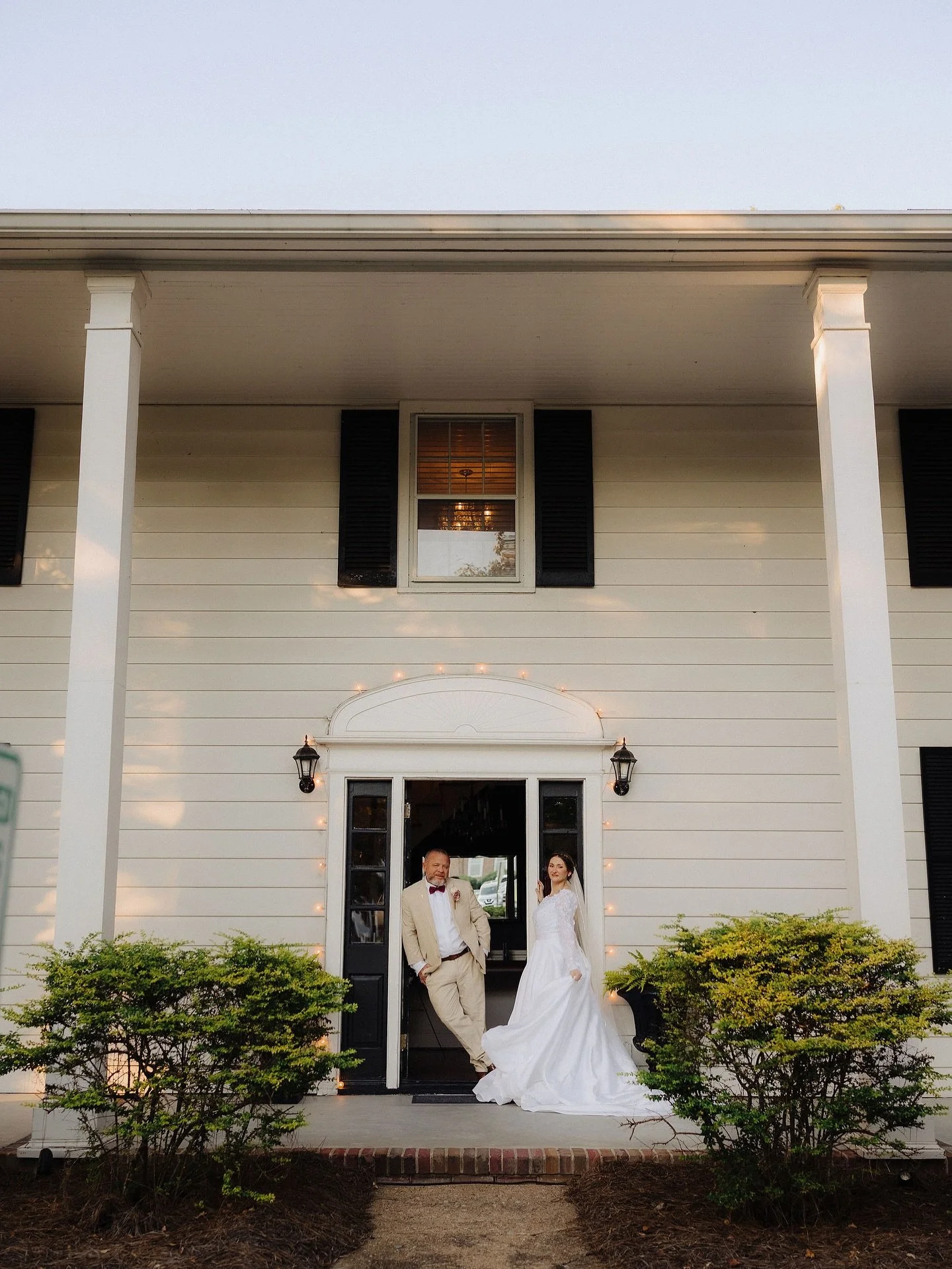 Congratulations Patricia + Michael! ✨ Your wedding day at 108 W Main was pure magic. From &ldquo;I do&rdquo; under the garden arbor to dancing the night away, it was such a joy to celebrate your love!

✨ Dream Team ✨
Venue: @108wmain 
Officiant: @lov