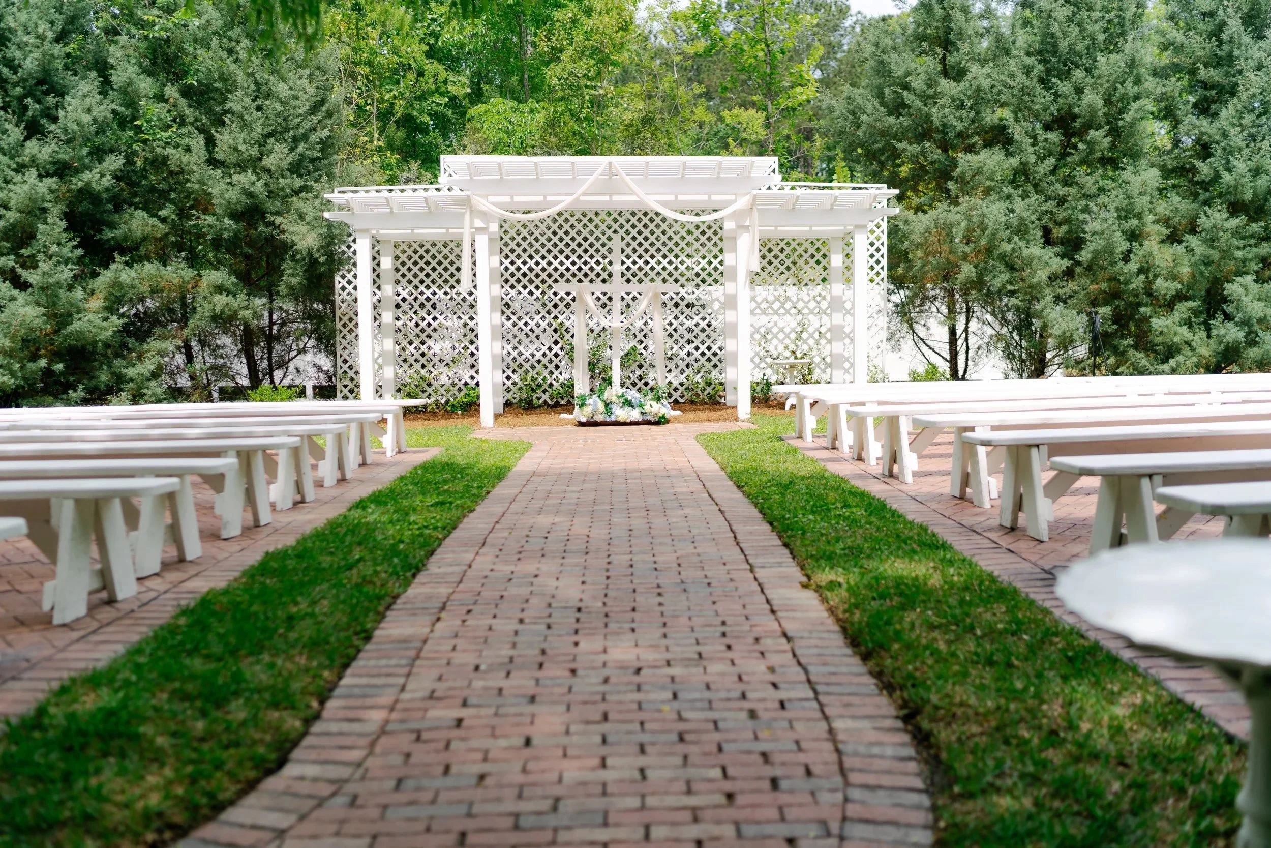 What Questions Should You Ask Before Booking a Wedding Venue near Charleston SC?