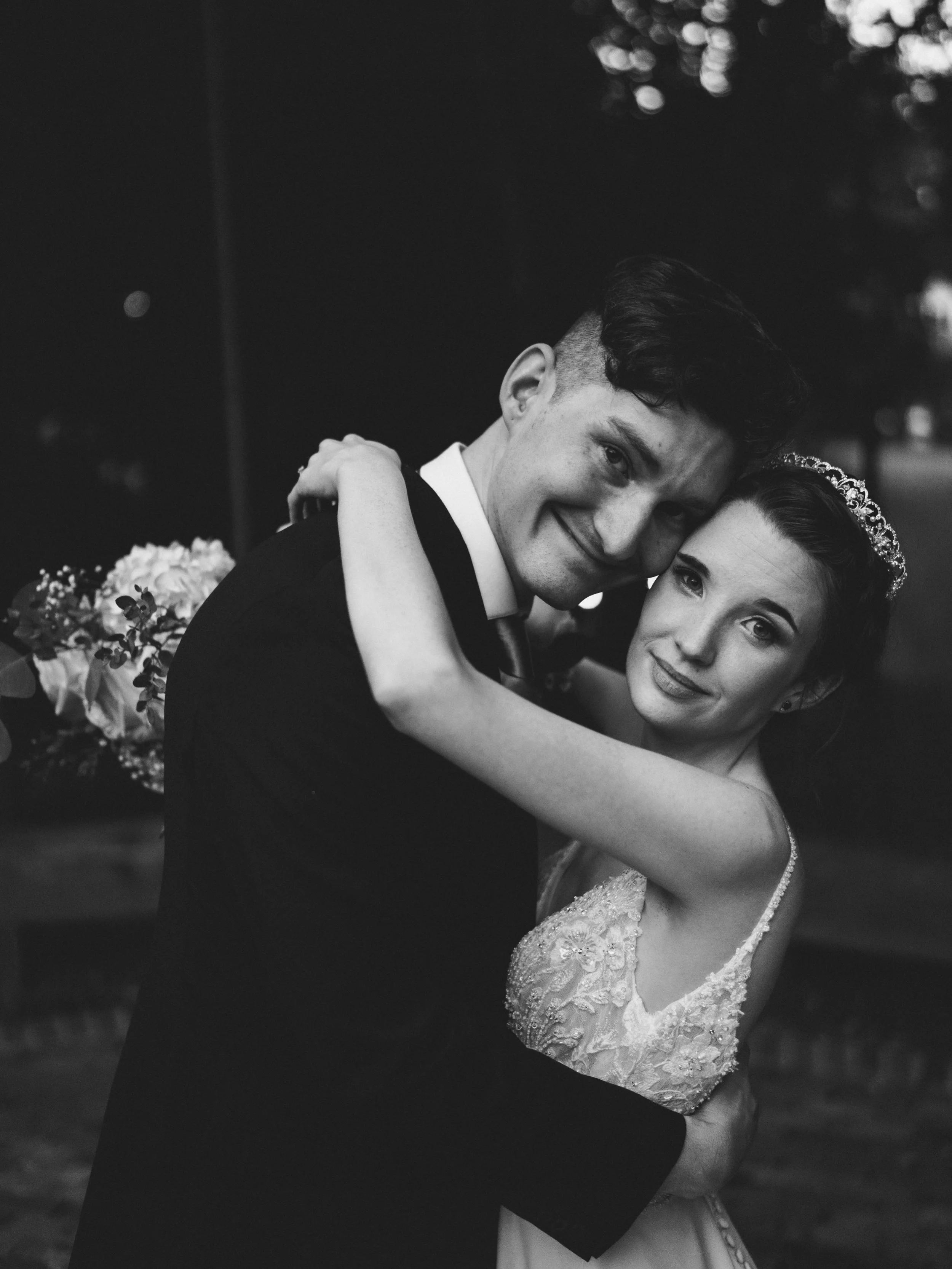 Mr. &amp; Mrs. Grubbs 🤍

There is just something about black and white wedding photos that makes a moment feel completely timeless.

A few beautiful sneak peeks from their wedding day at 108 W Main, and we are already obsessed. The emotion, the quie