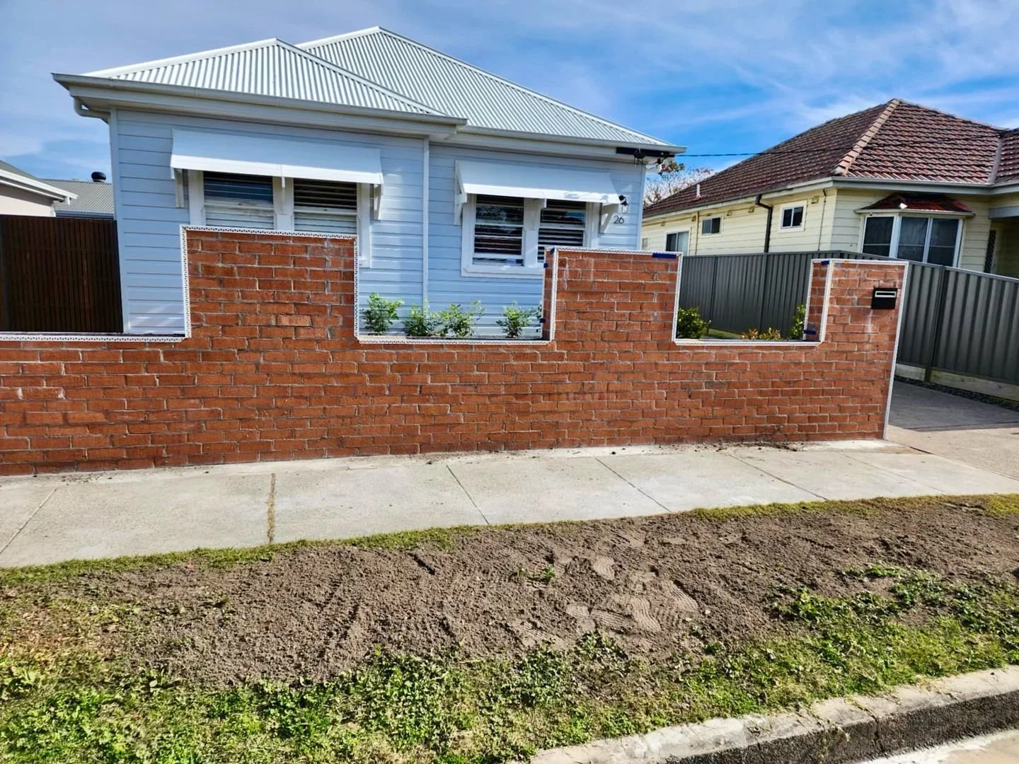 Before ➡️ After

A new look for an old fence - now a sleek rendered masterpiece 🏡 

Check out our page to see what we do! 

#modern #renderedfence  #transformationcomplete