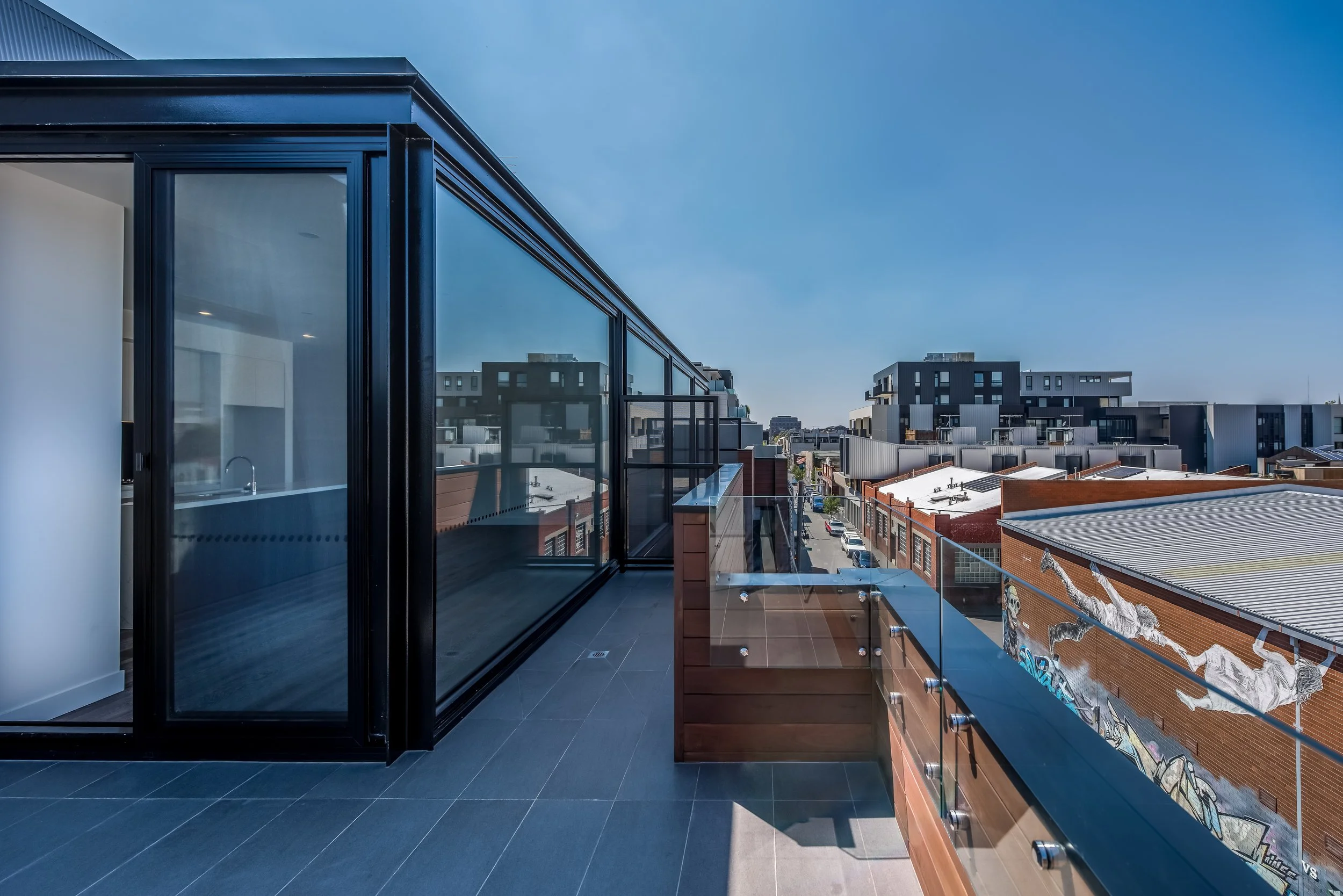 Rose st balcony exterior 2.jpg