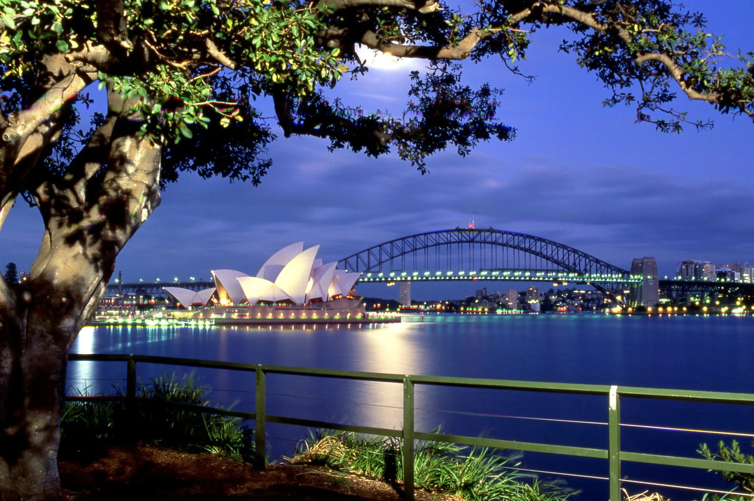 SEM035 (35mm) - Moonlit Sydney - Ratio 2x3 - Limited Edition of 1,000 - 
